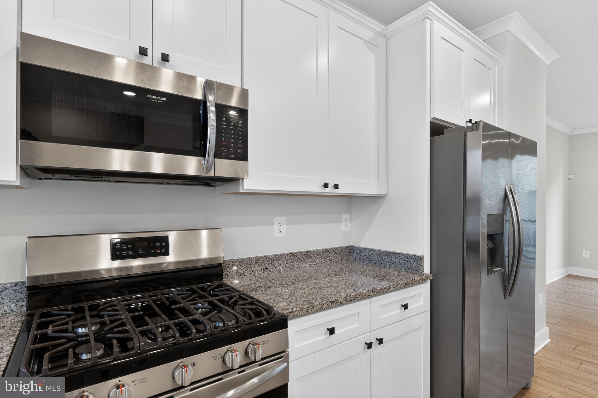 MEDFIELD - Residential