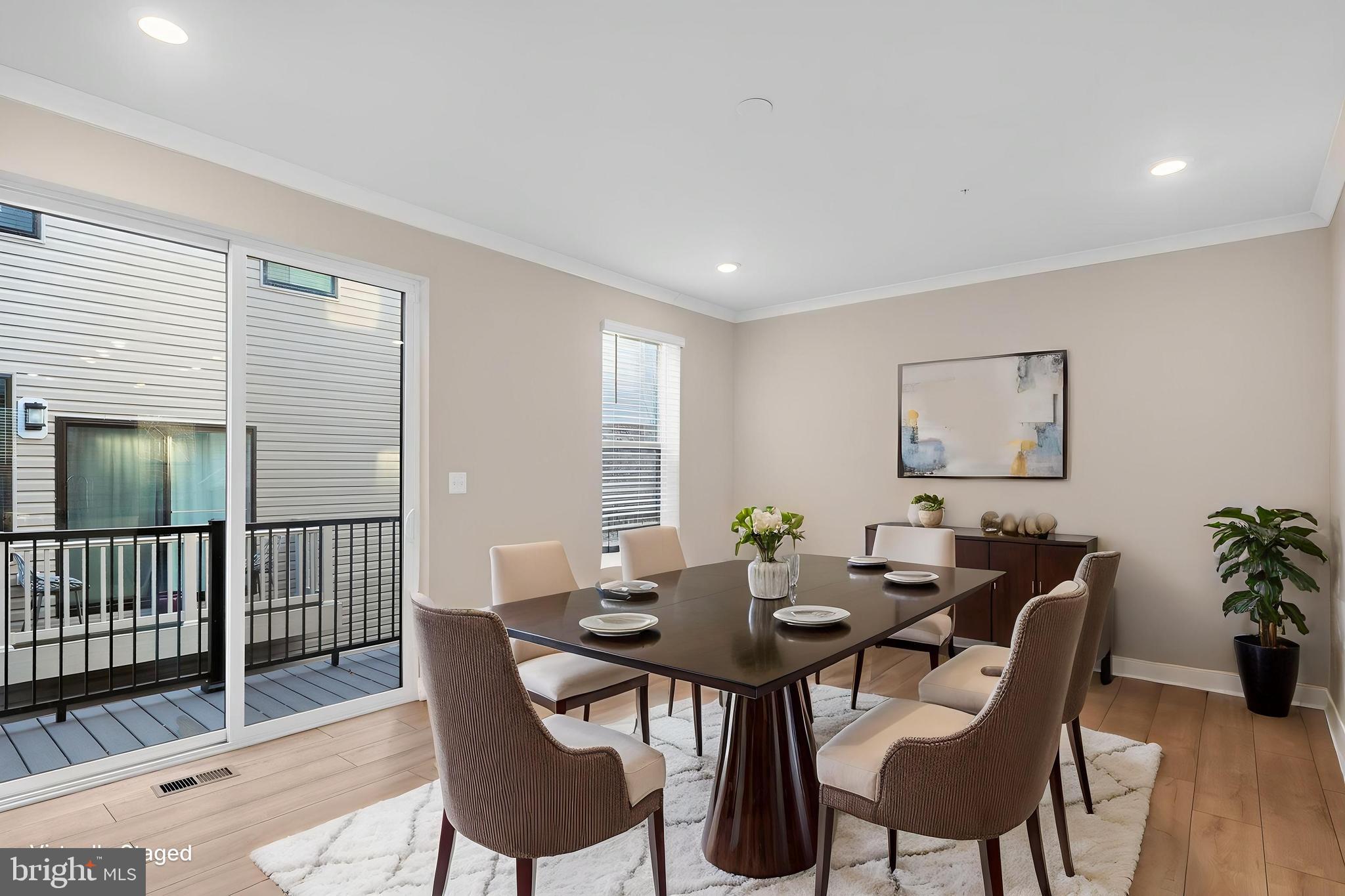 MEDFIELD - Residential