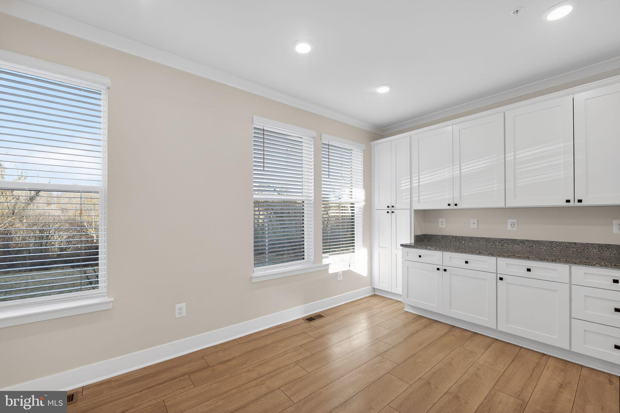 MEDFIELD - Residential