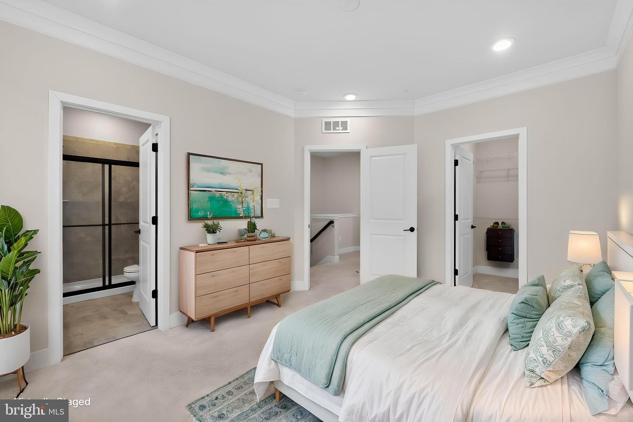 MEDFIELD - Residential