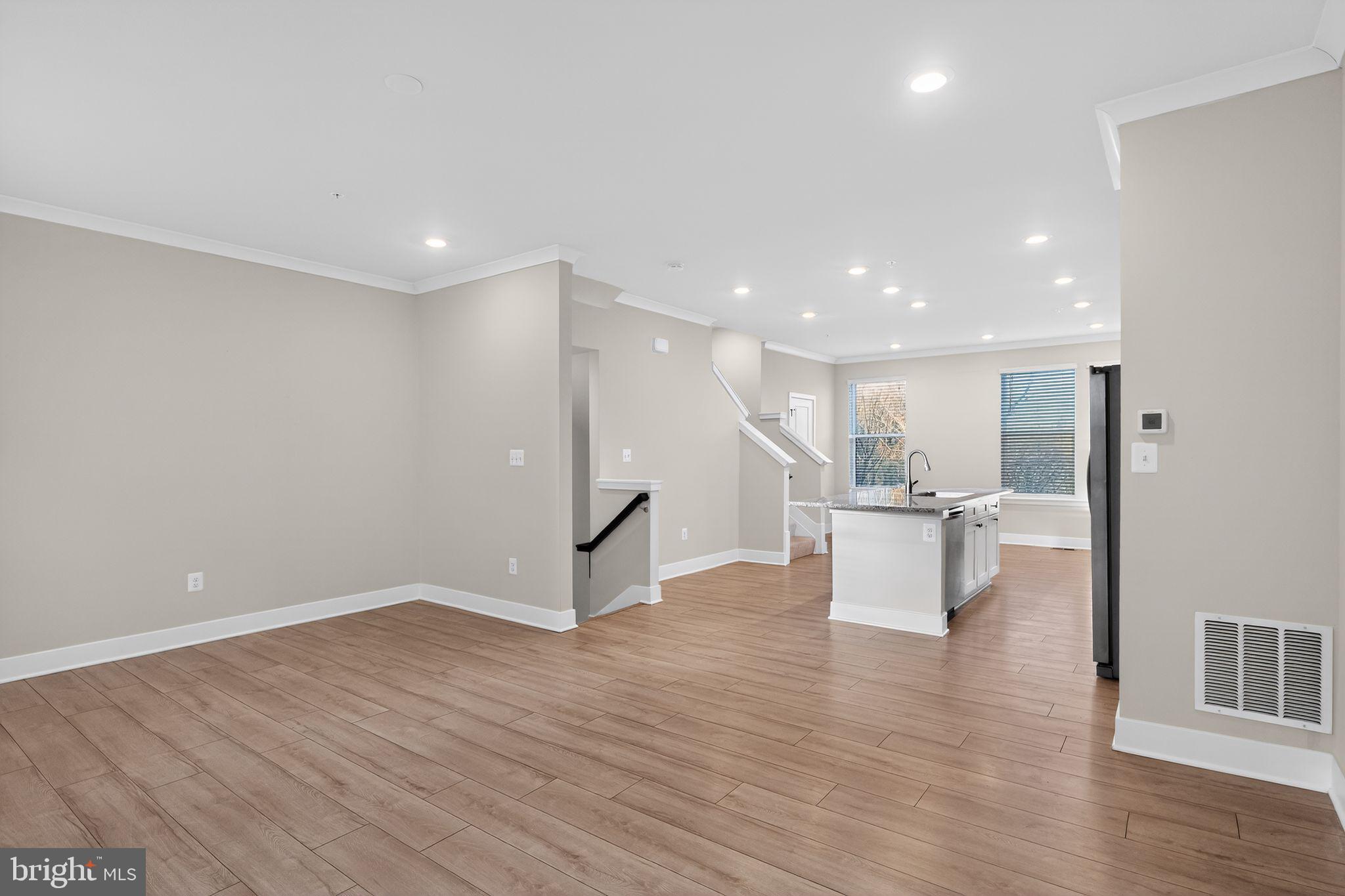 MEDFIELD - Residential