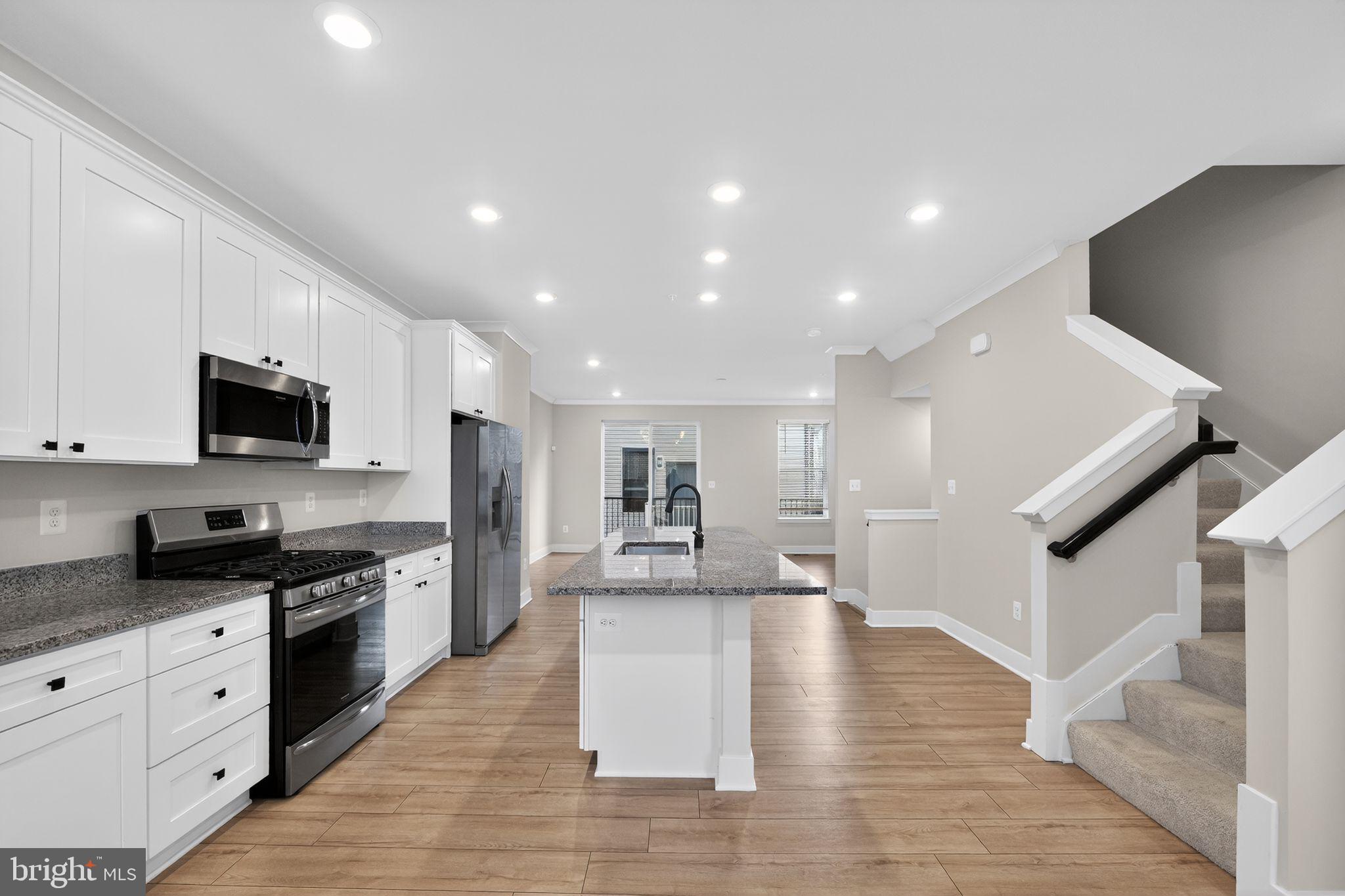 MEDFIELD - Residential