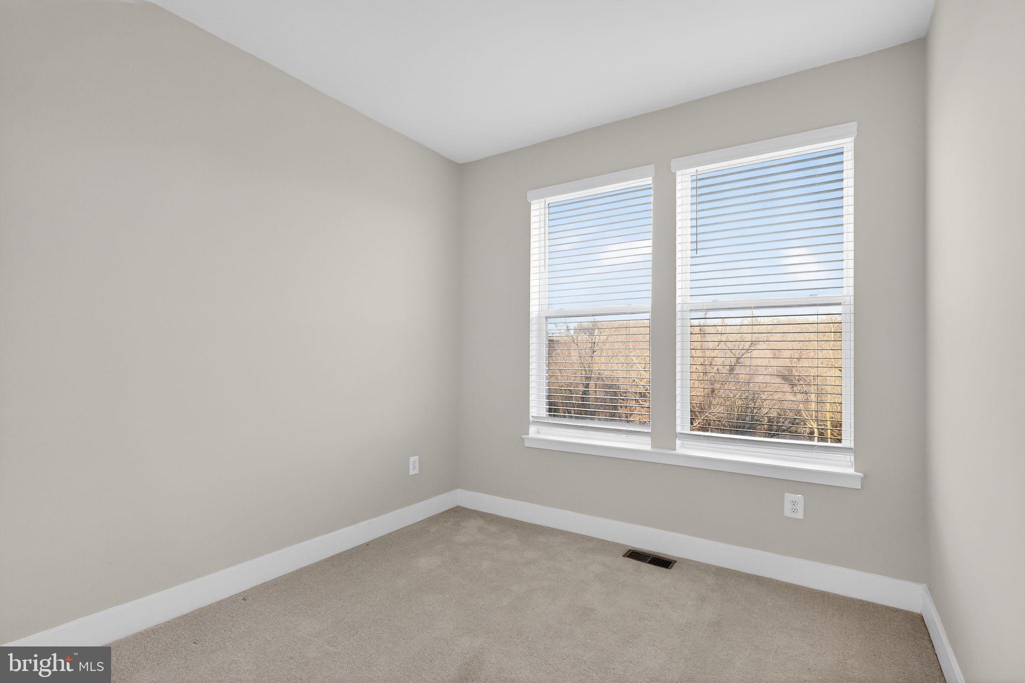 MEDFIELD - Residential