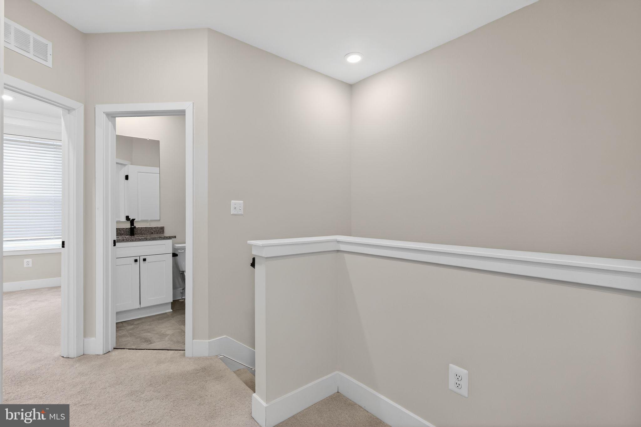 MEDFIELD - Residential