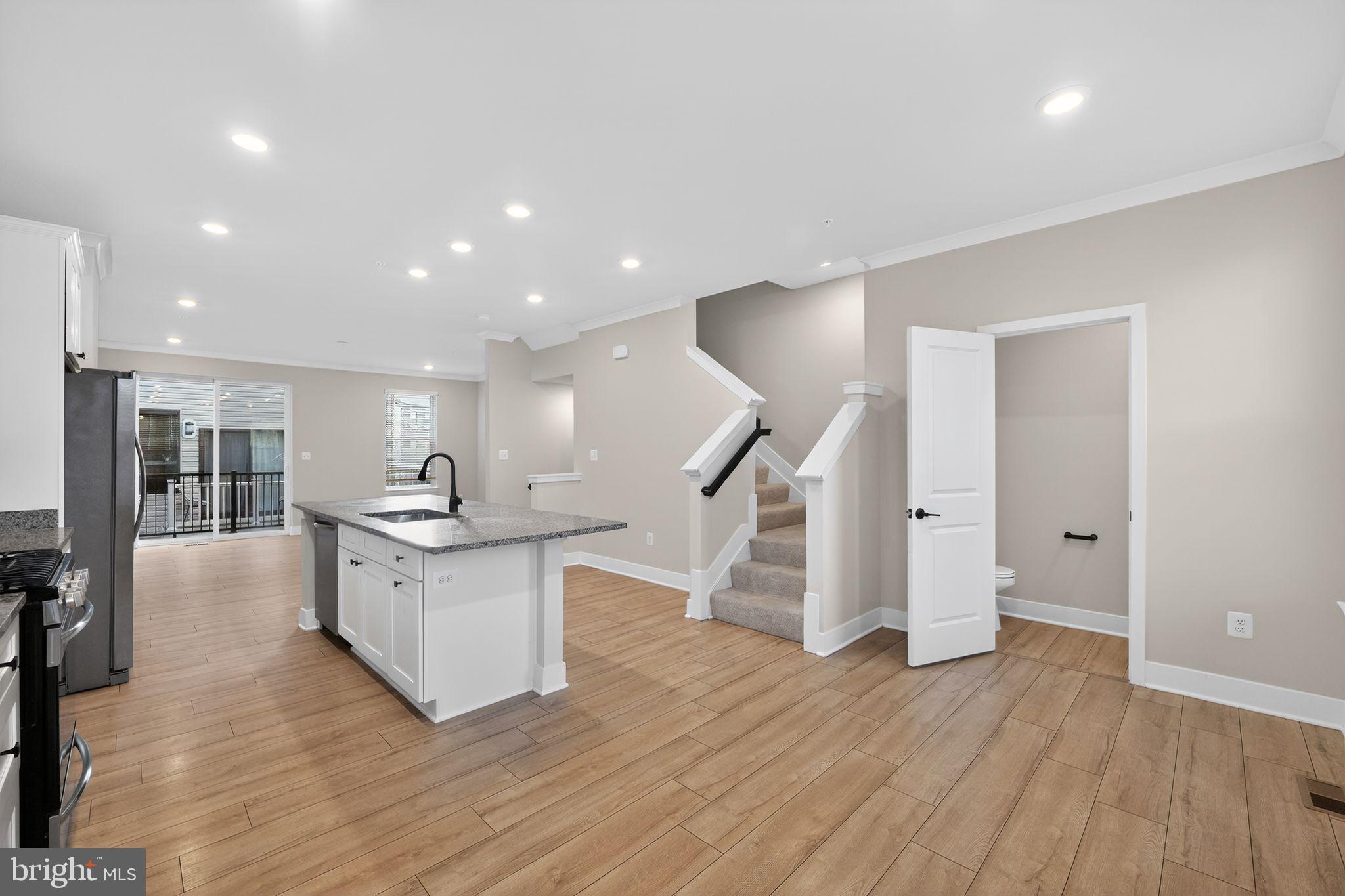 MEDFIELD - Residential