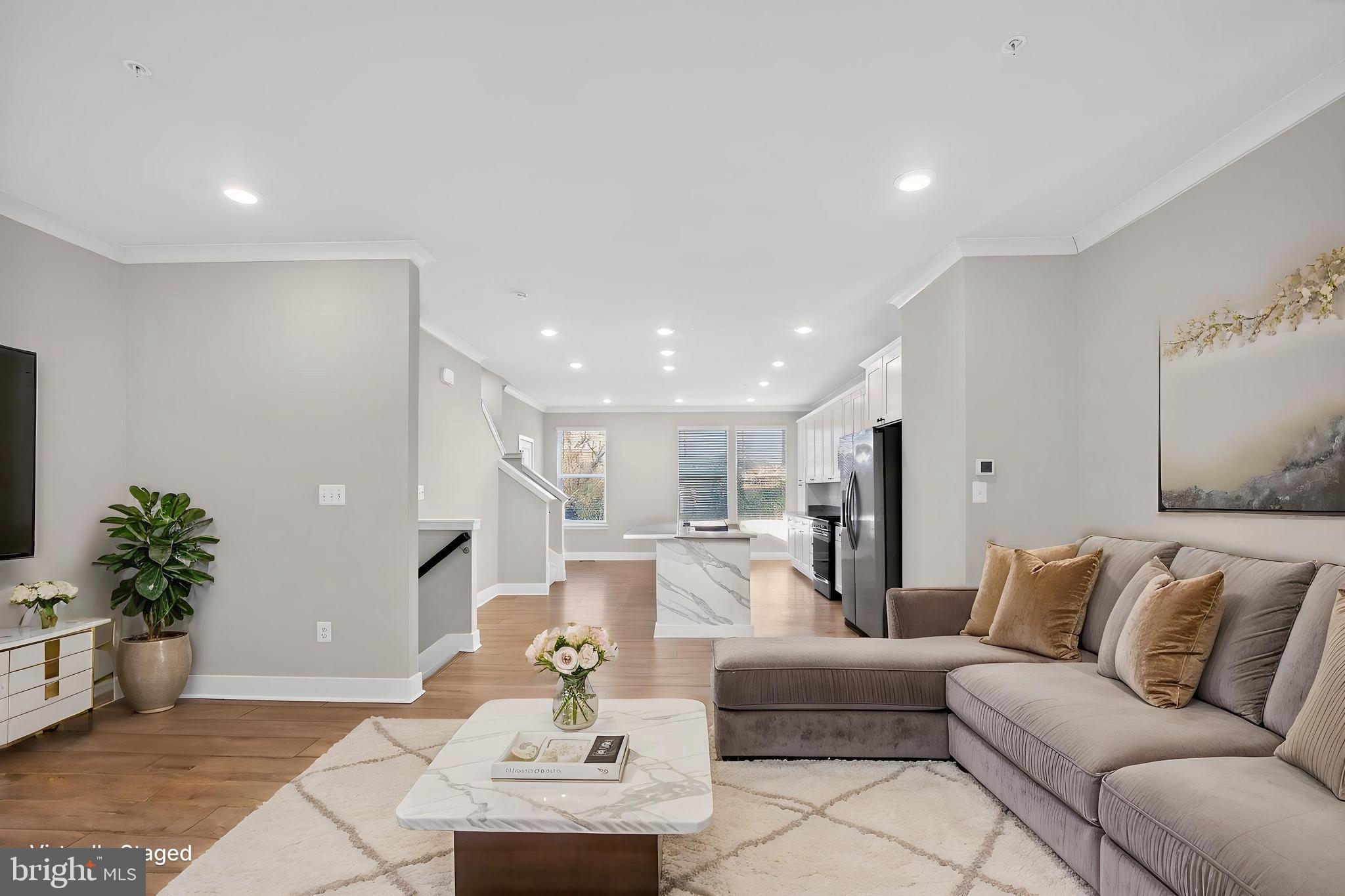 MEDFIELD - Residential