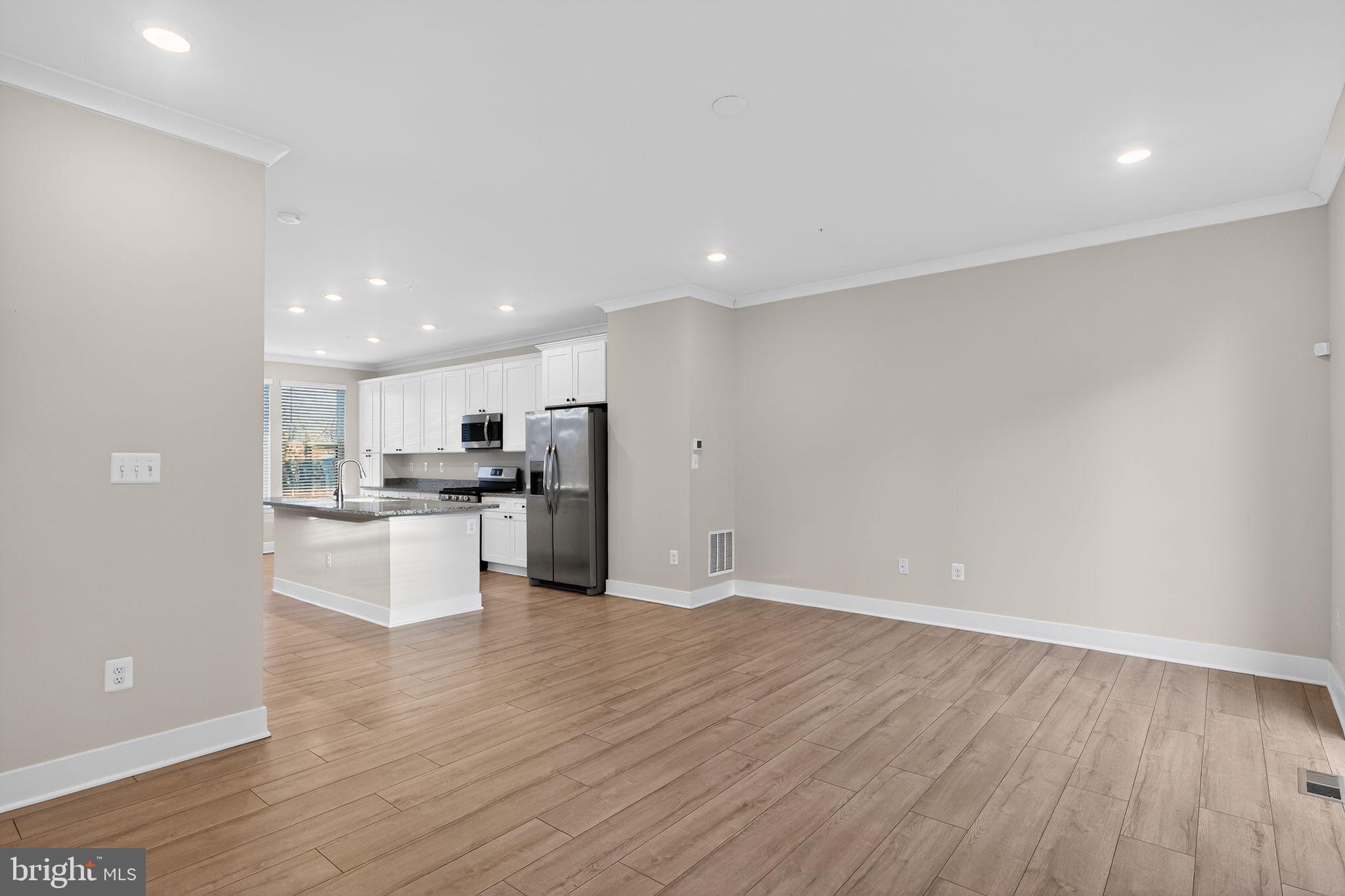 MEDFIELD - Residential