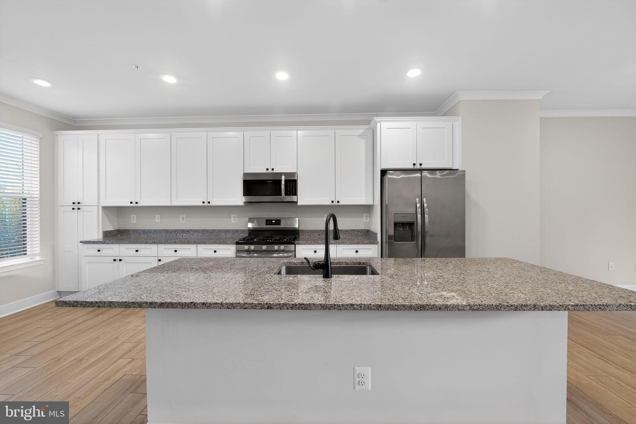 MEDFIELD - Residential