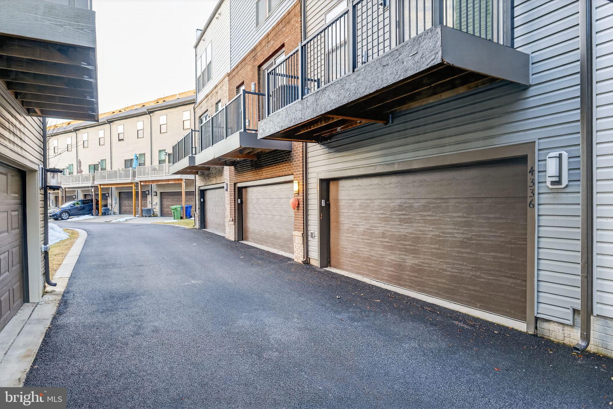 MEDFIELD - Residential