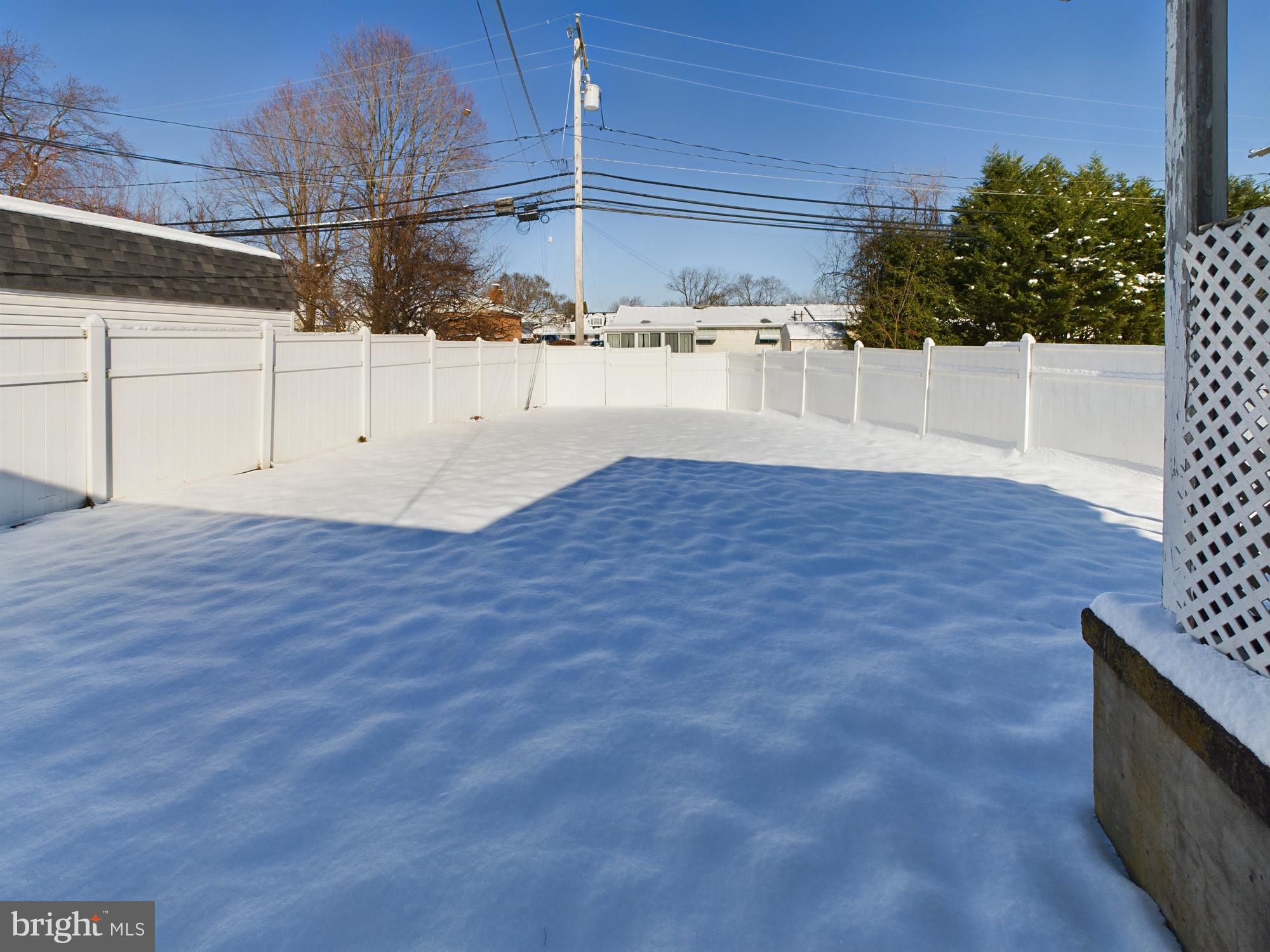 HALLMARK MANOR - Residential