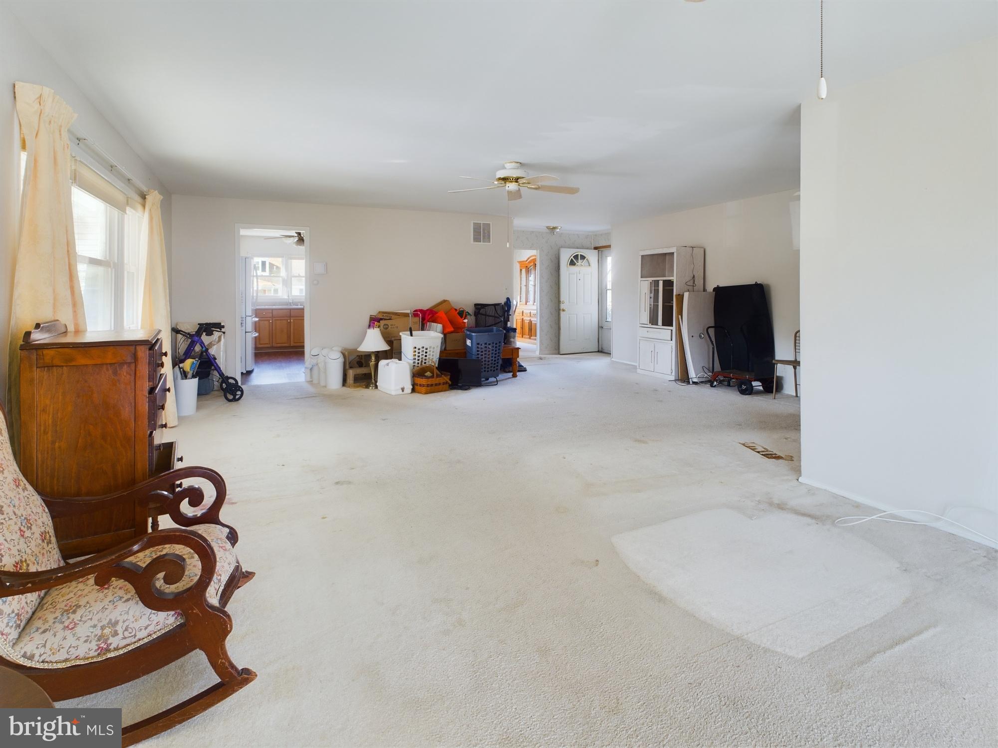 HALLMARK MANOR - Residential