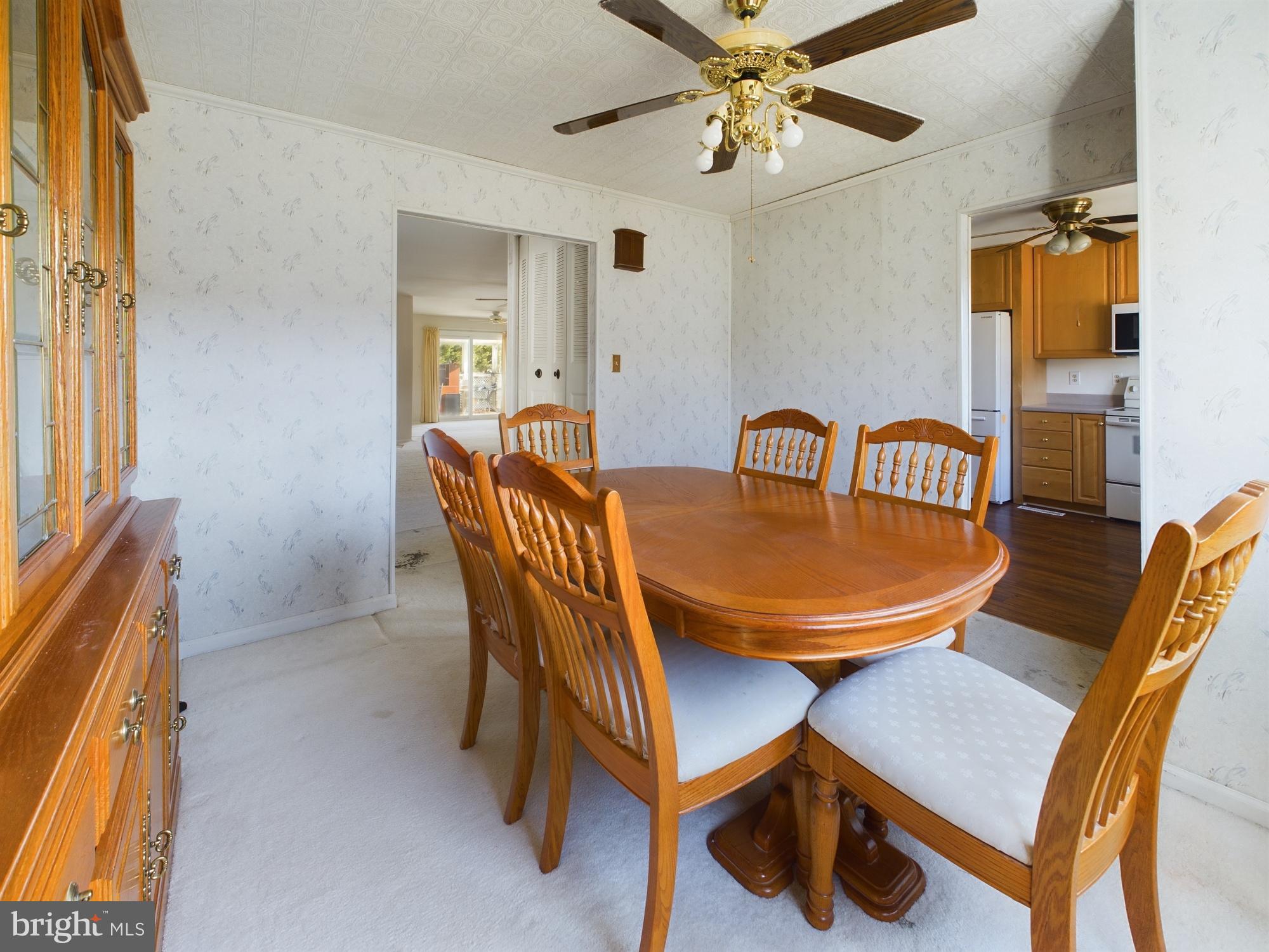 HALLMARK MANOR - Residential