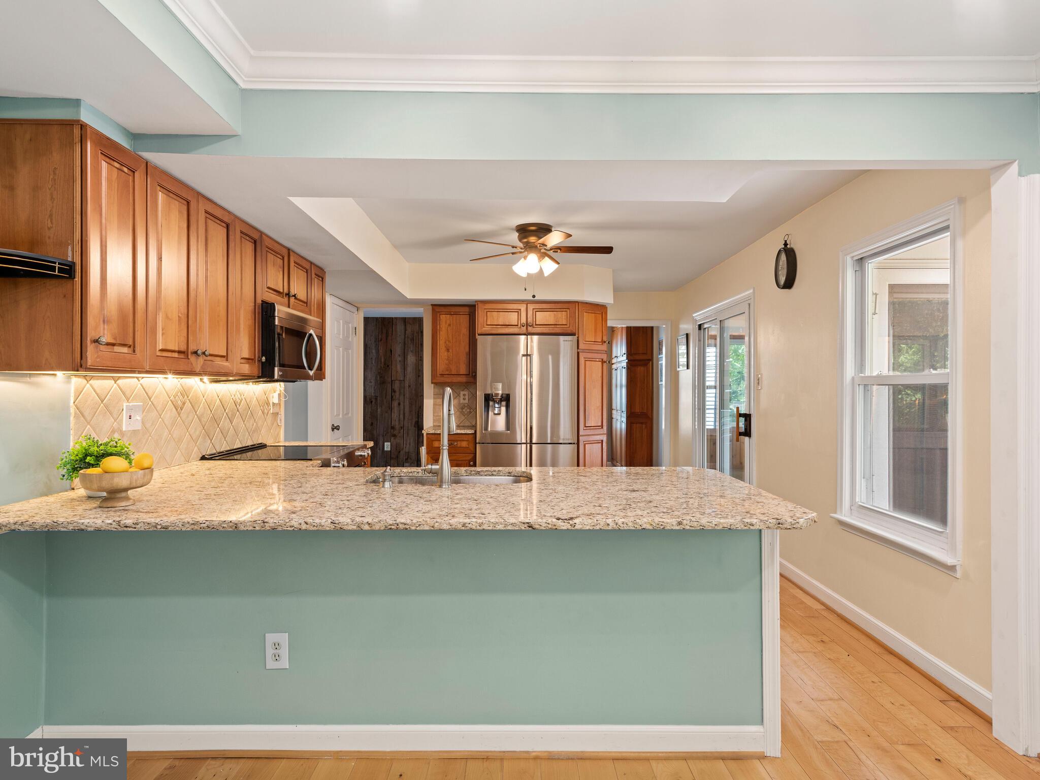 VICTORIA CROSSING - Residential