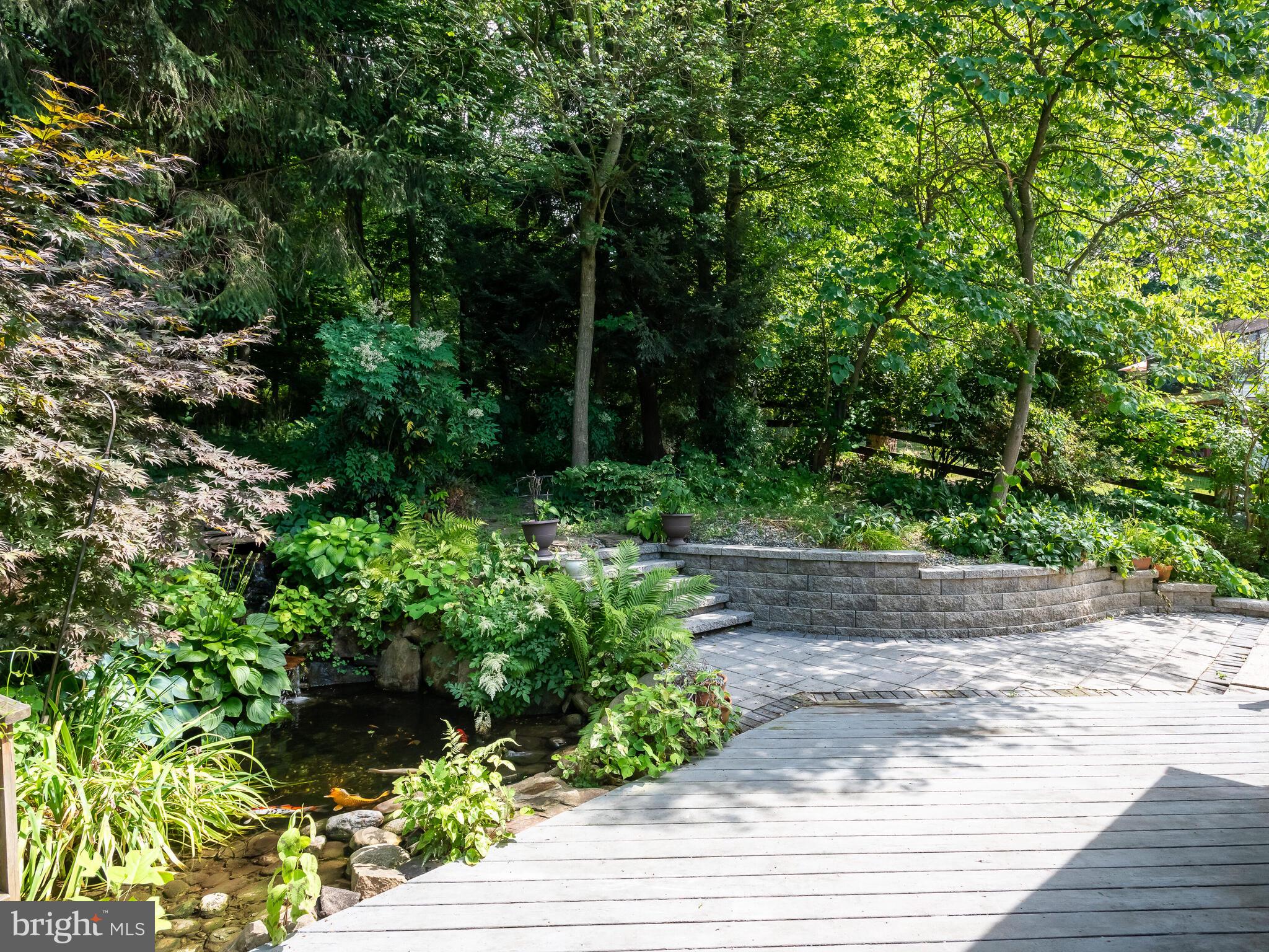 VICTORIA CROSSING - Residential