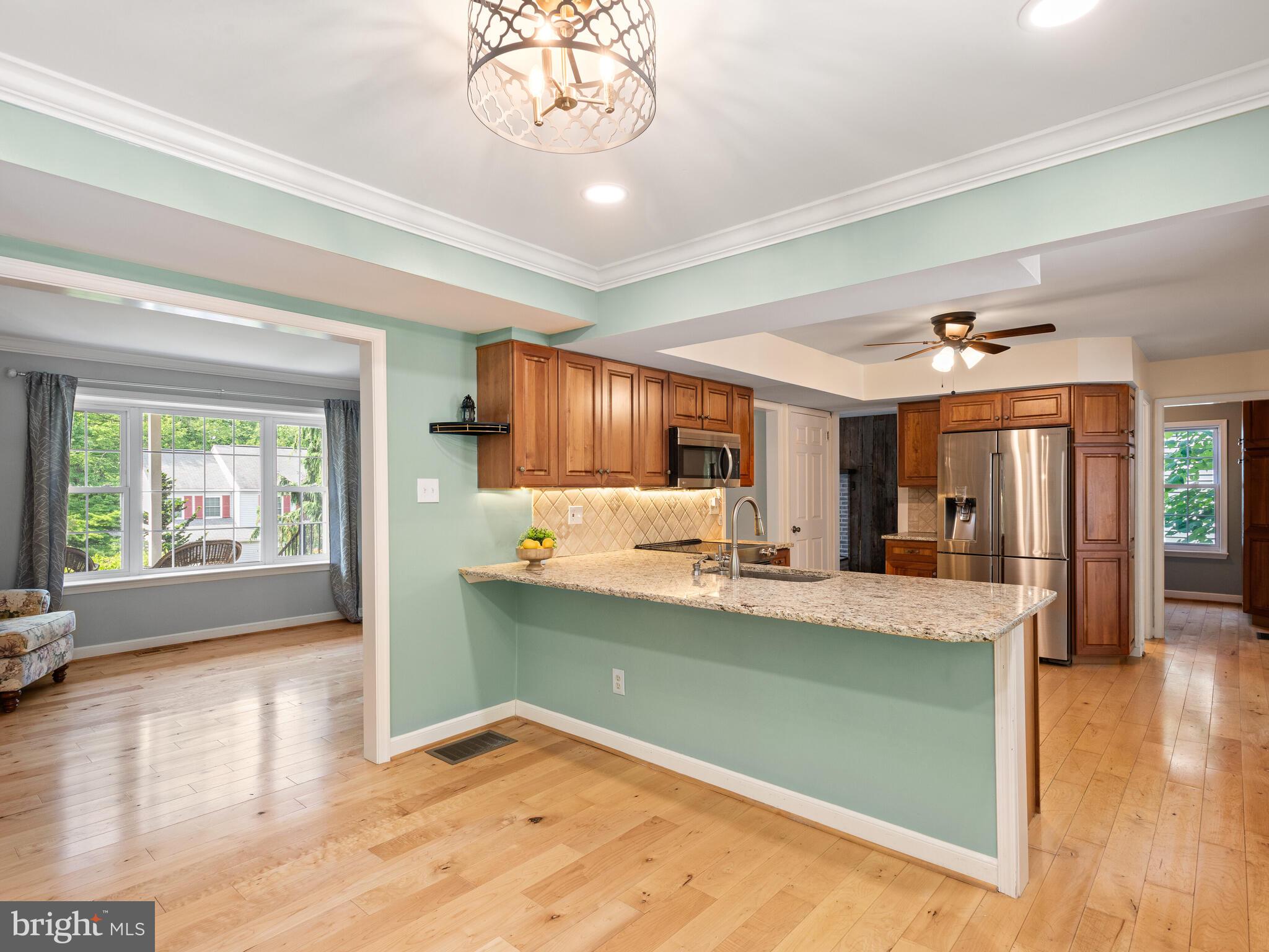 VICTORIA CROSSING - Residential