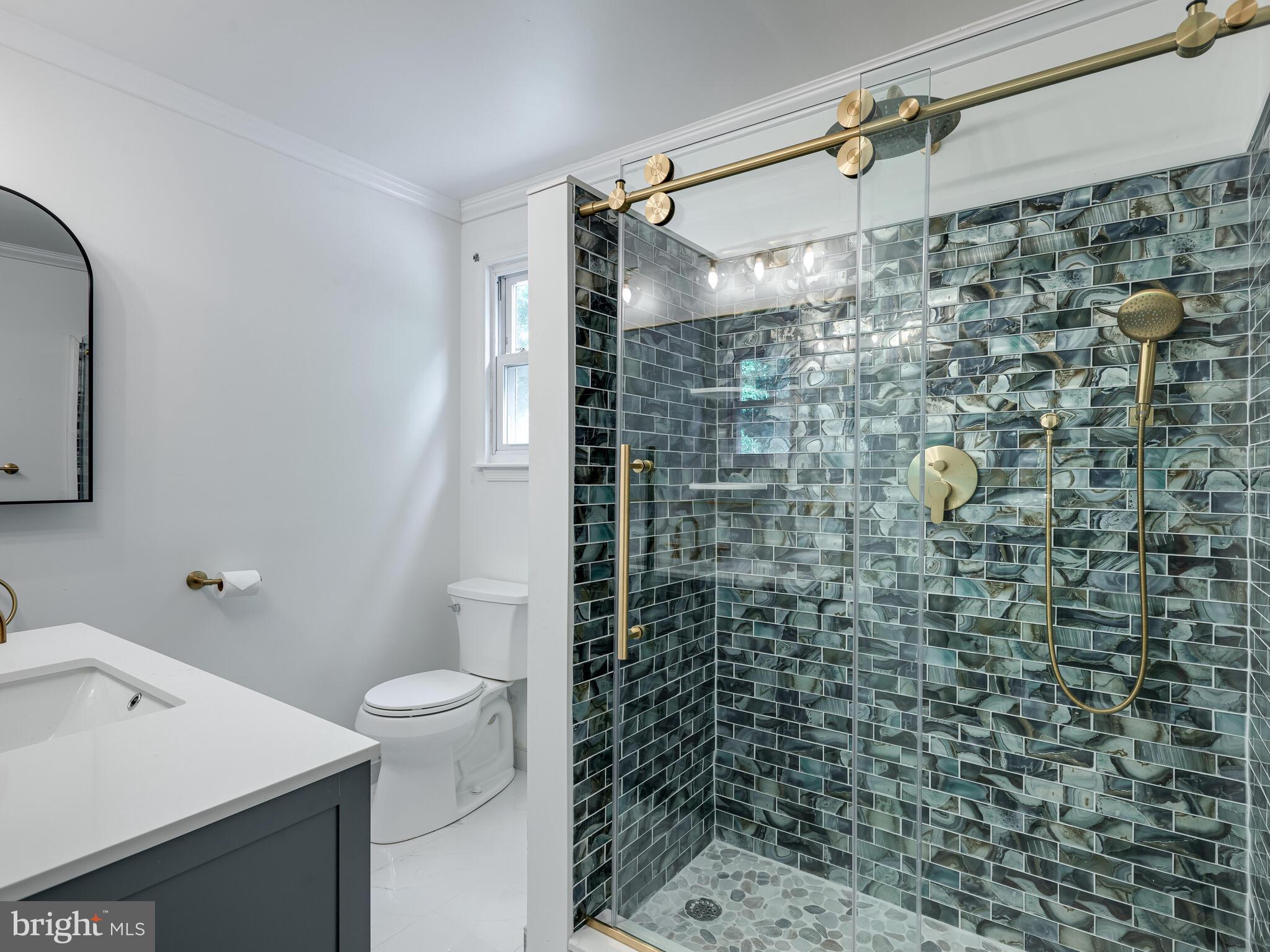 VICTORIA CROSSING - Residential