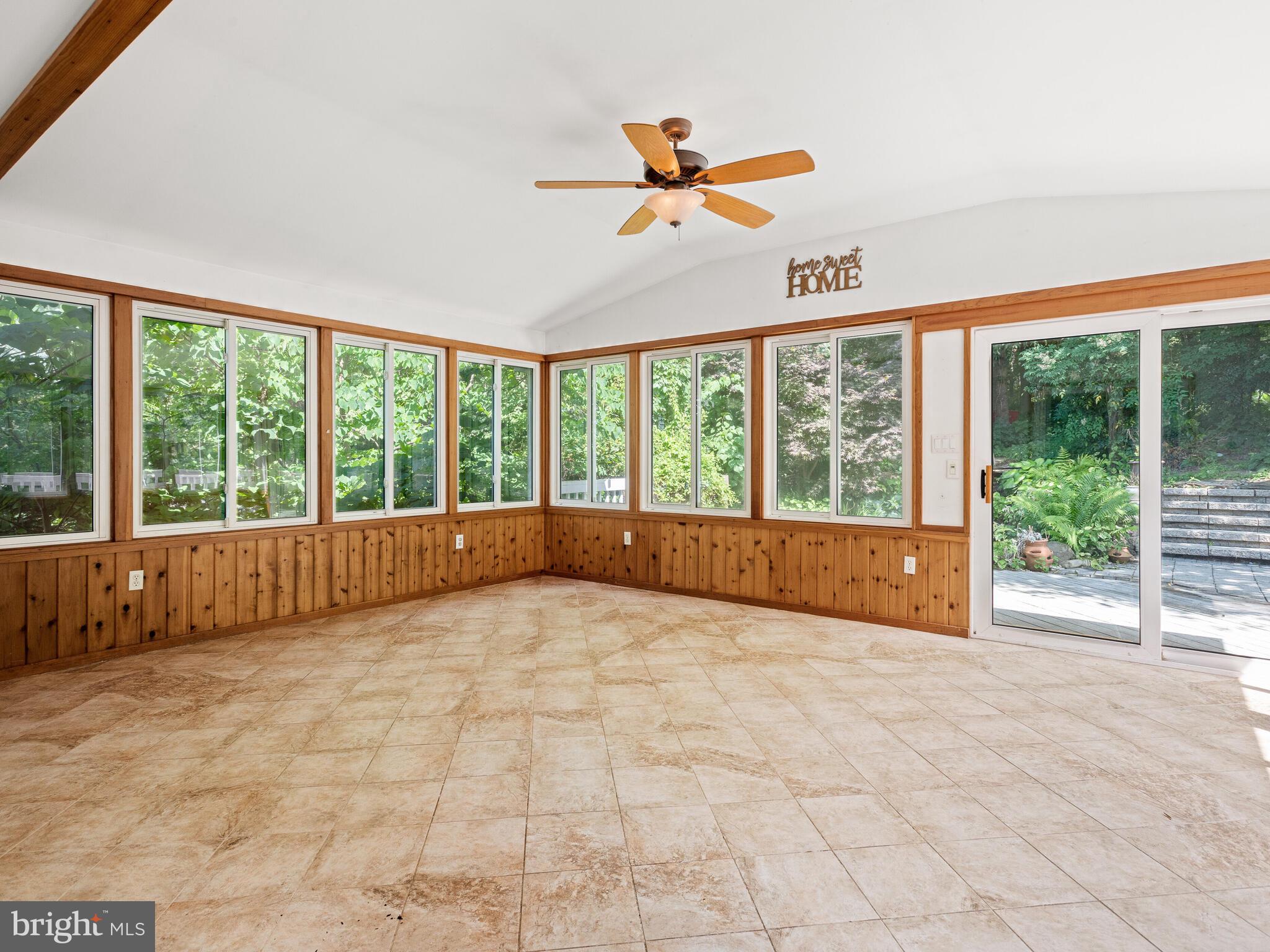 VICTORIA CROSSING - Residential