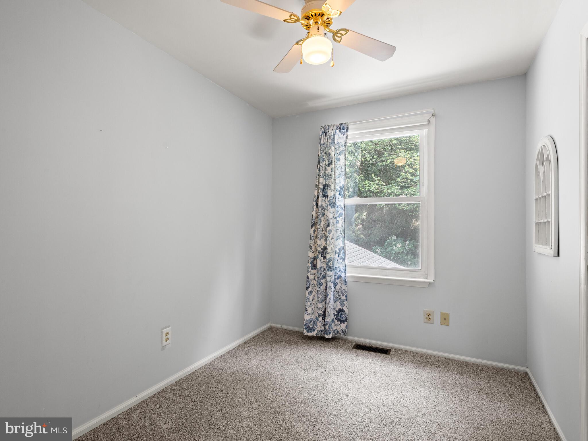 VICTORIA CROSSING - Residential