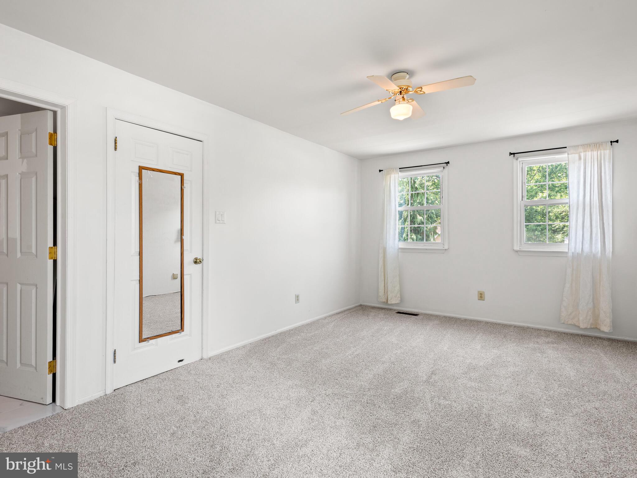 VICTORIA CROSSING - Residential