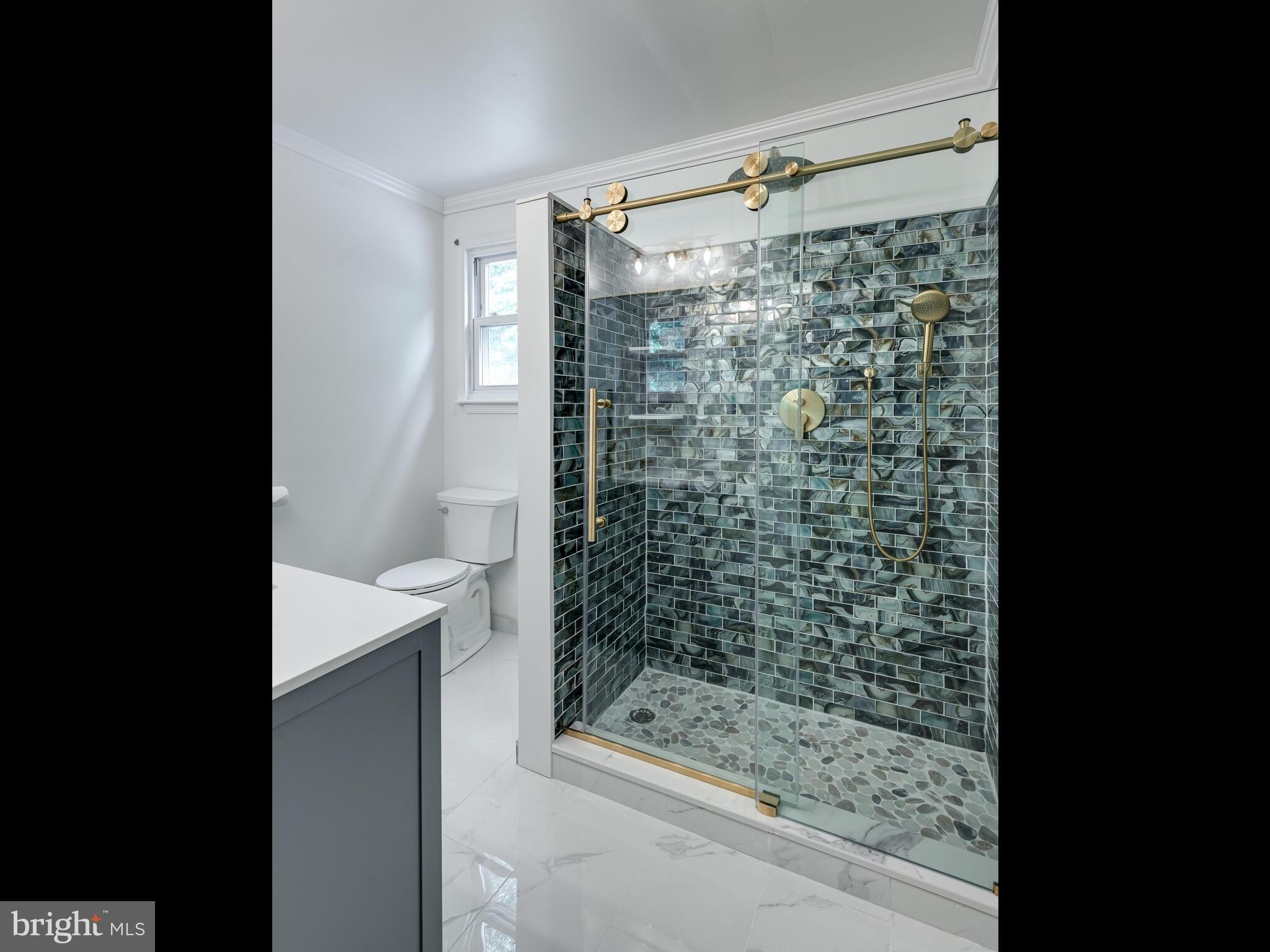 VICTORIA CROSSING - Residential