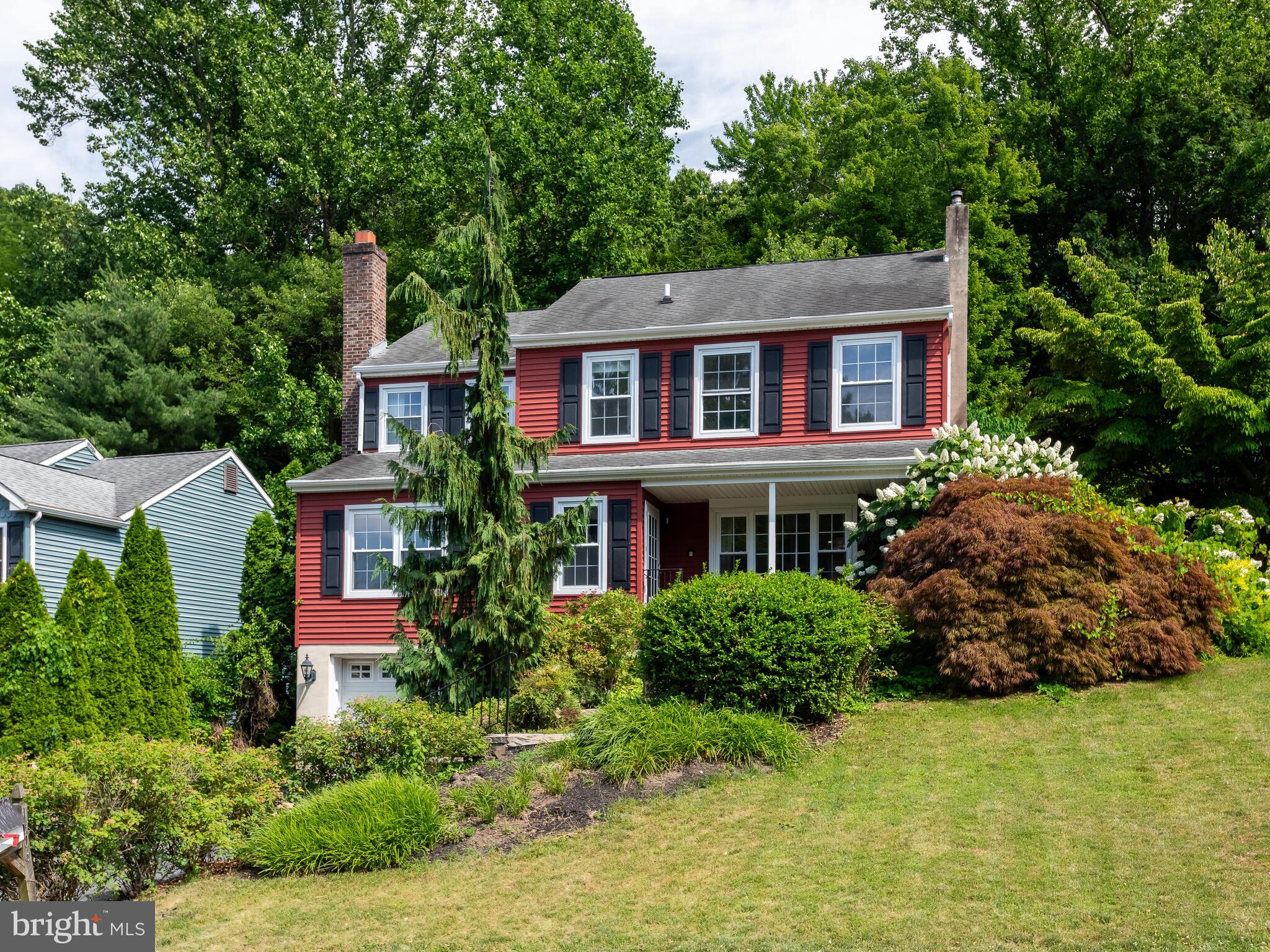 VICTORIA CROSSING - Residential