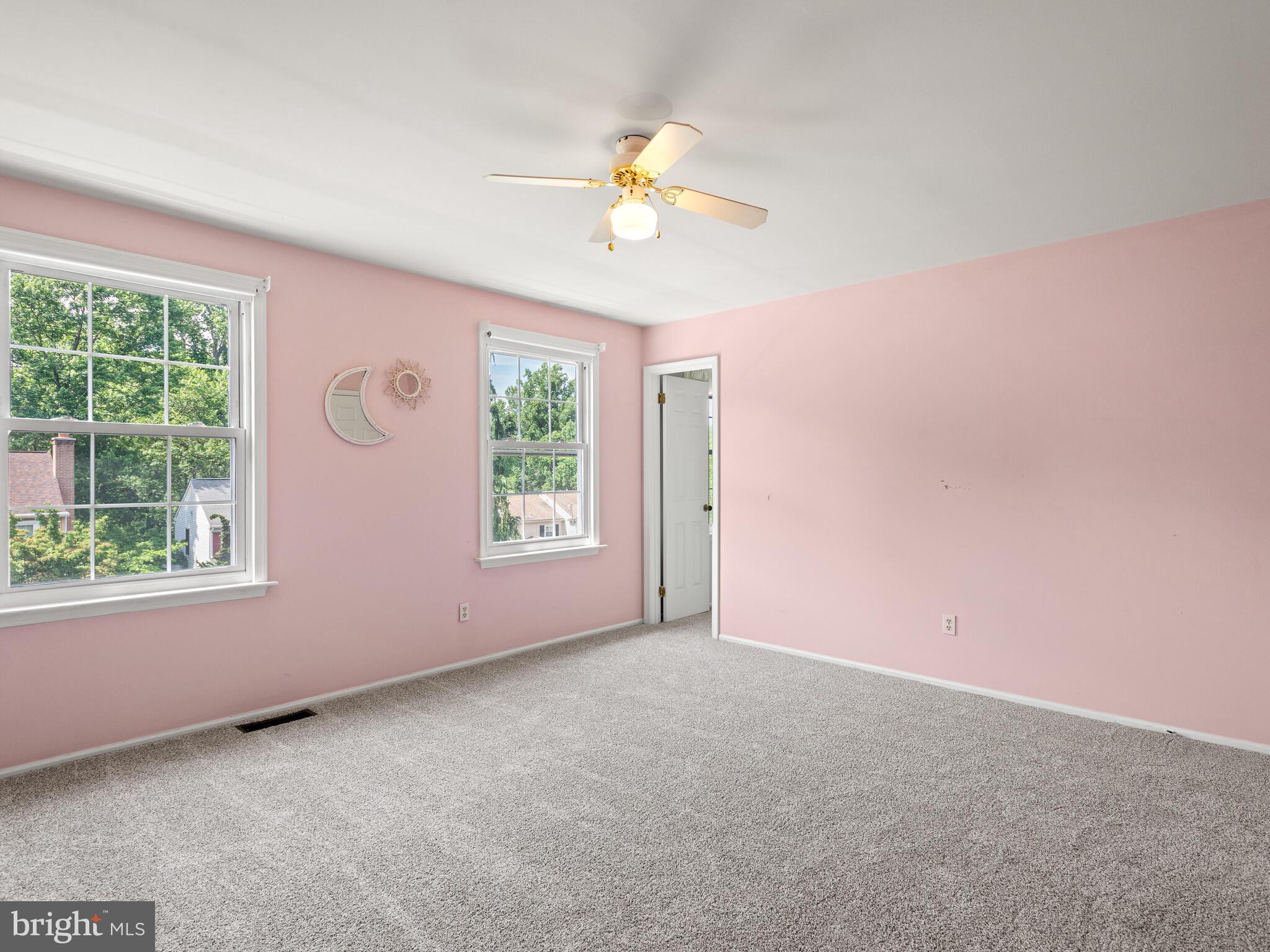 VICTORIA CROSSING - Residential