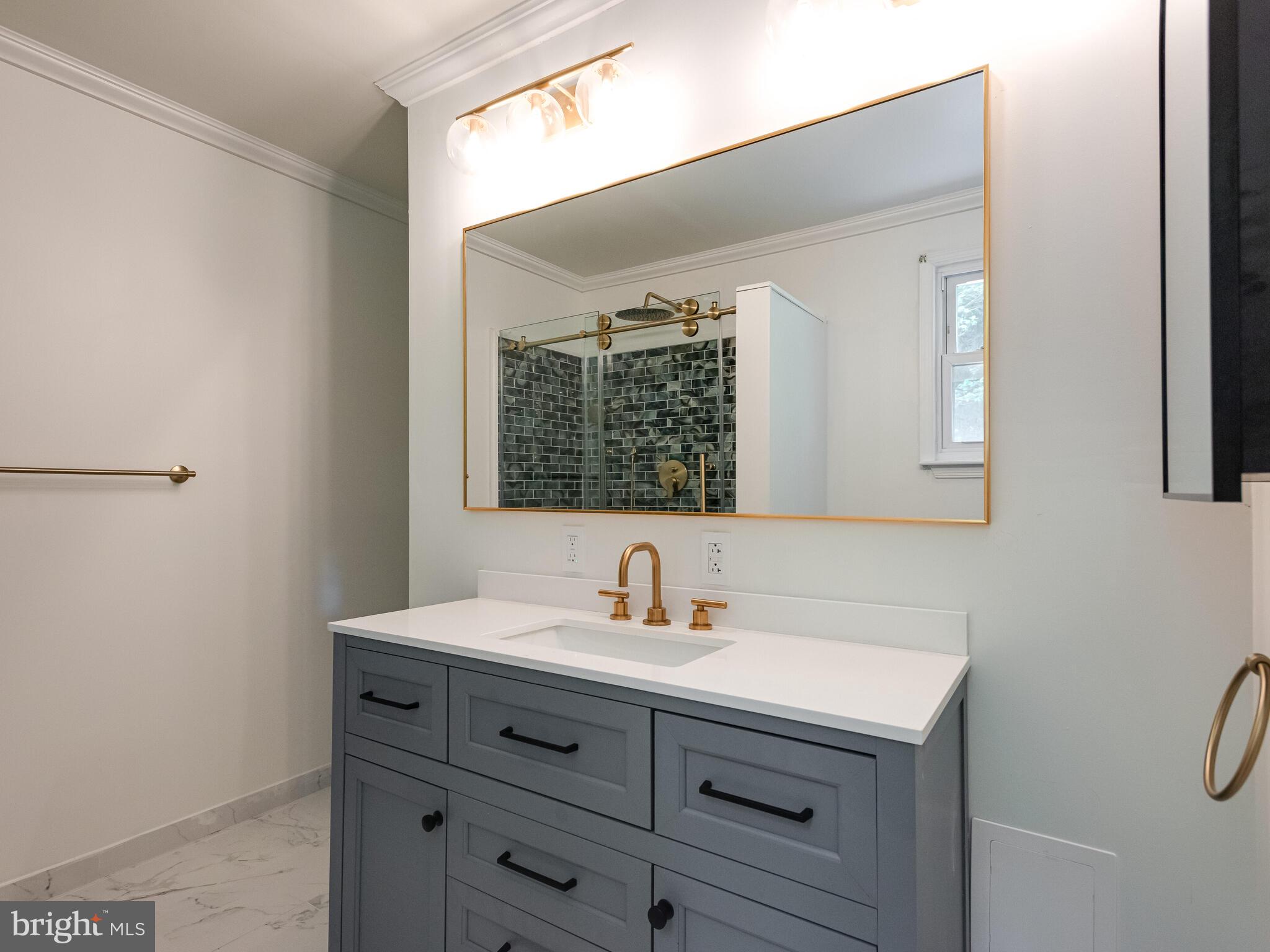 VICTORIA CROSSING - Residential