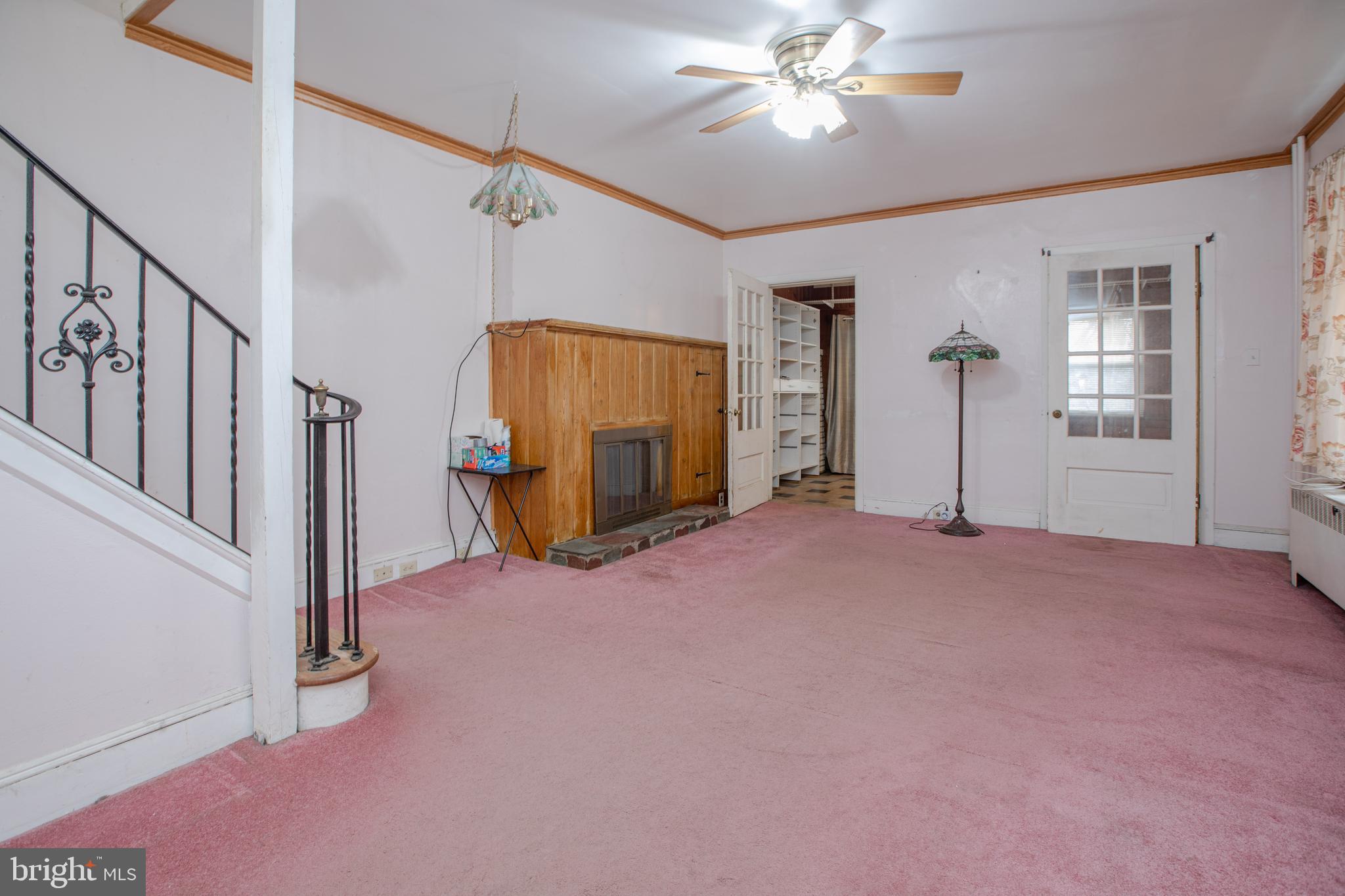 1530 RIVERSIDE DRIVE