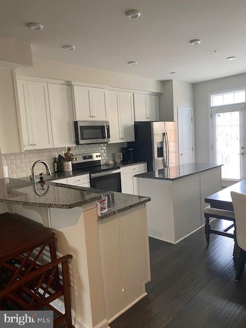 OLDHAM CROSSING - Residential Lease