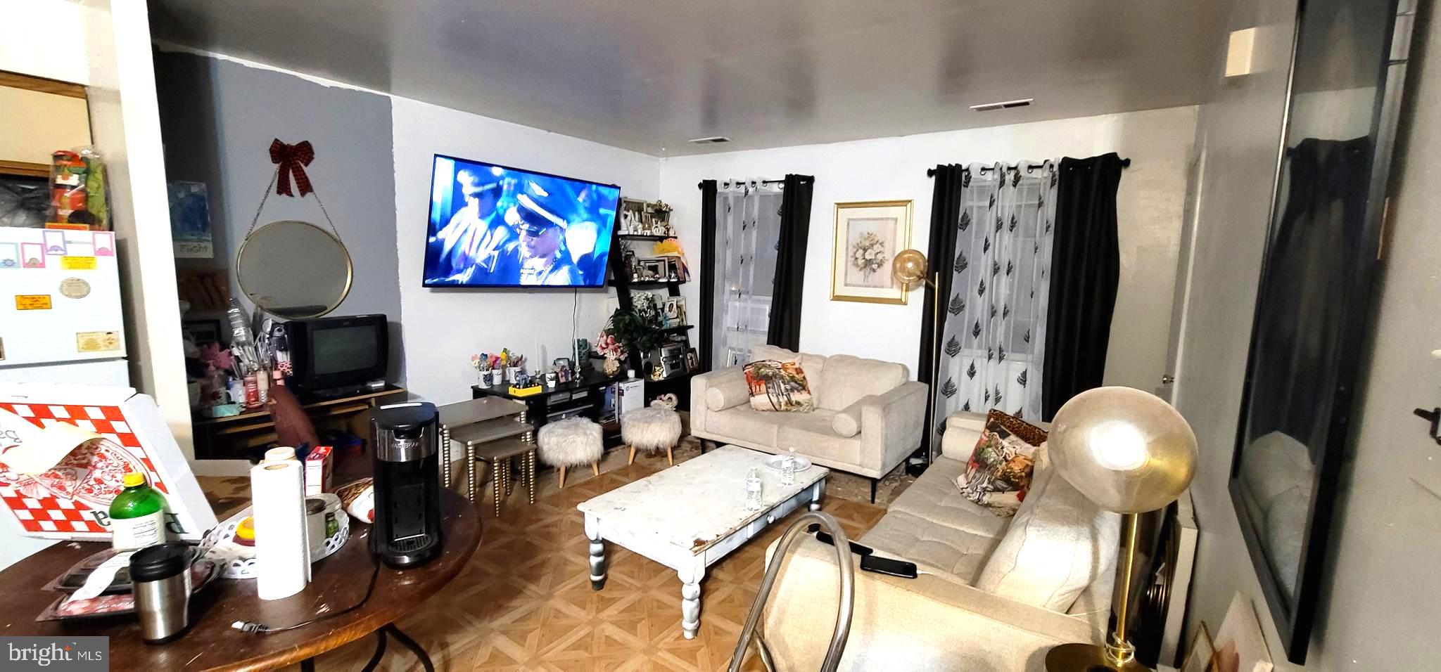 HOLMESBURG - Residential Income