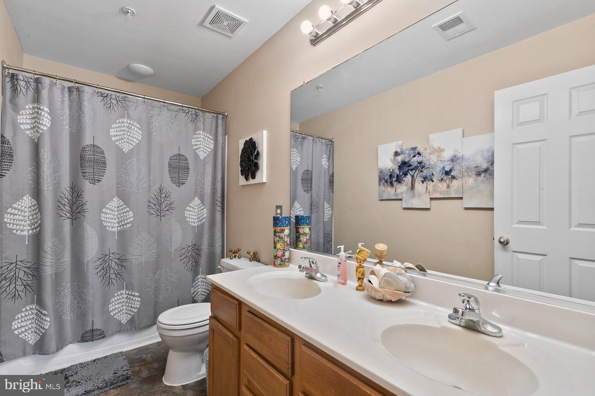 ASHLEY'S CROSSING - Residential