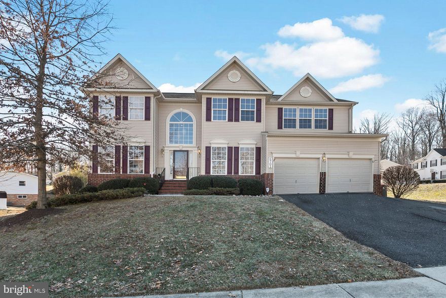 Beautiful & Well Maintained 5 Bedroom 3.5 Bath Colonial in Ashley's Crossing neighborhood!  If you are looking for more space your search is over!  You will love the open floor plan.  Tons of counter space with a big island!  Huge Primary Bedroom features a gas fireplace, huge walk in closet and huge primary bath.  Full finished basement with a huge rec room along with a full bath a room.  Schedule your appointment today!