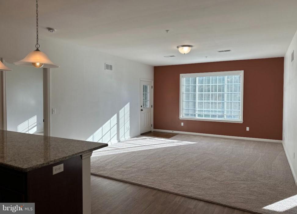 PARADISE - Residential Lease