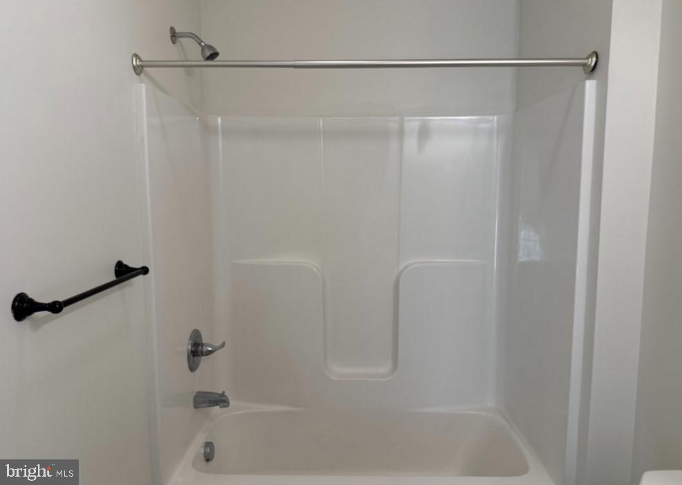 PARADISE - Residential Lease