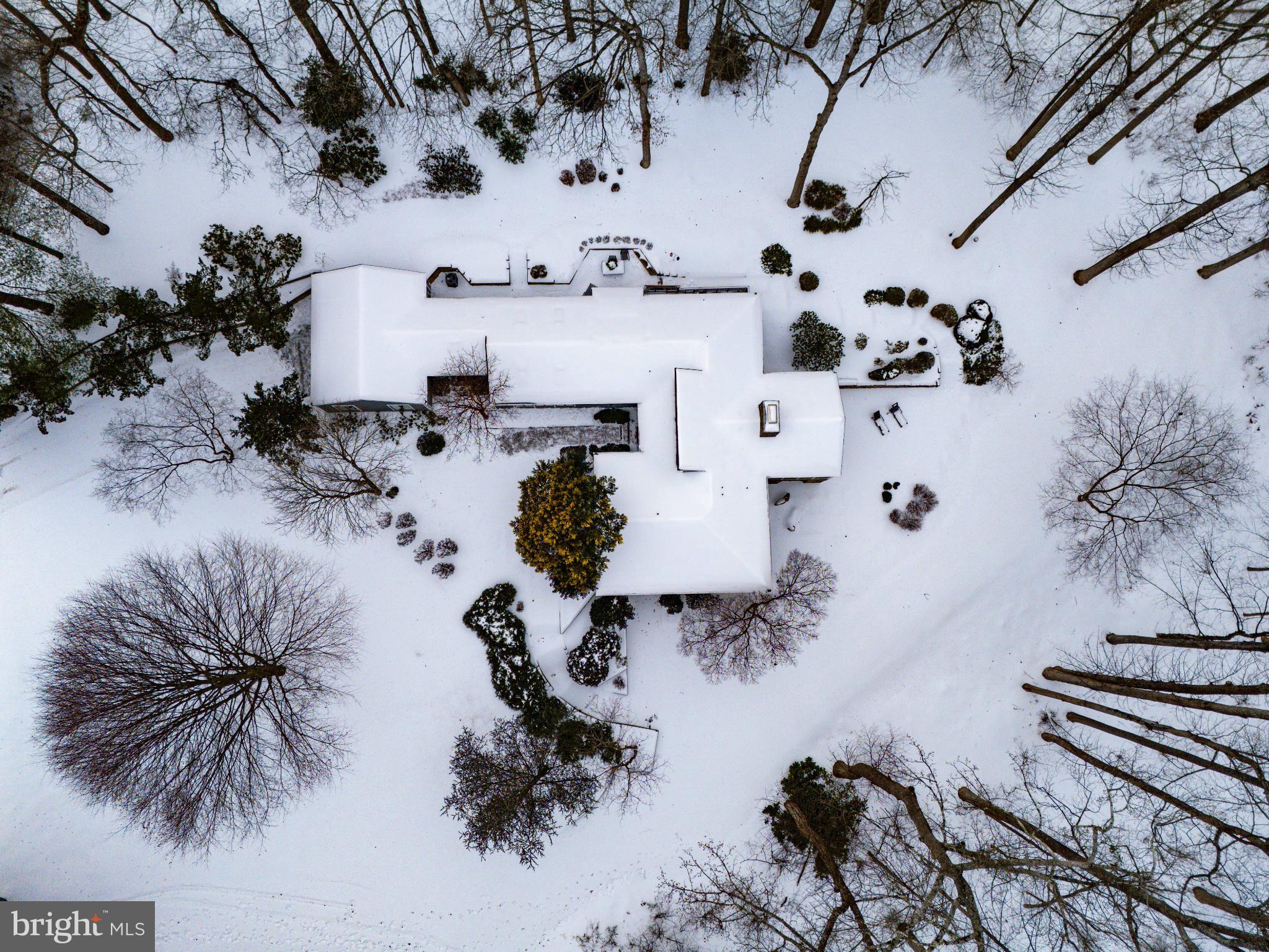 HOLLY KNOLL - Residential