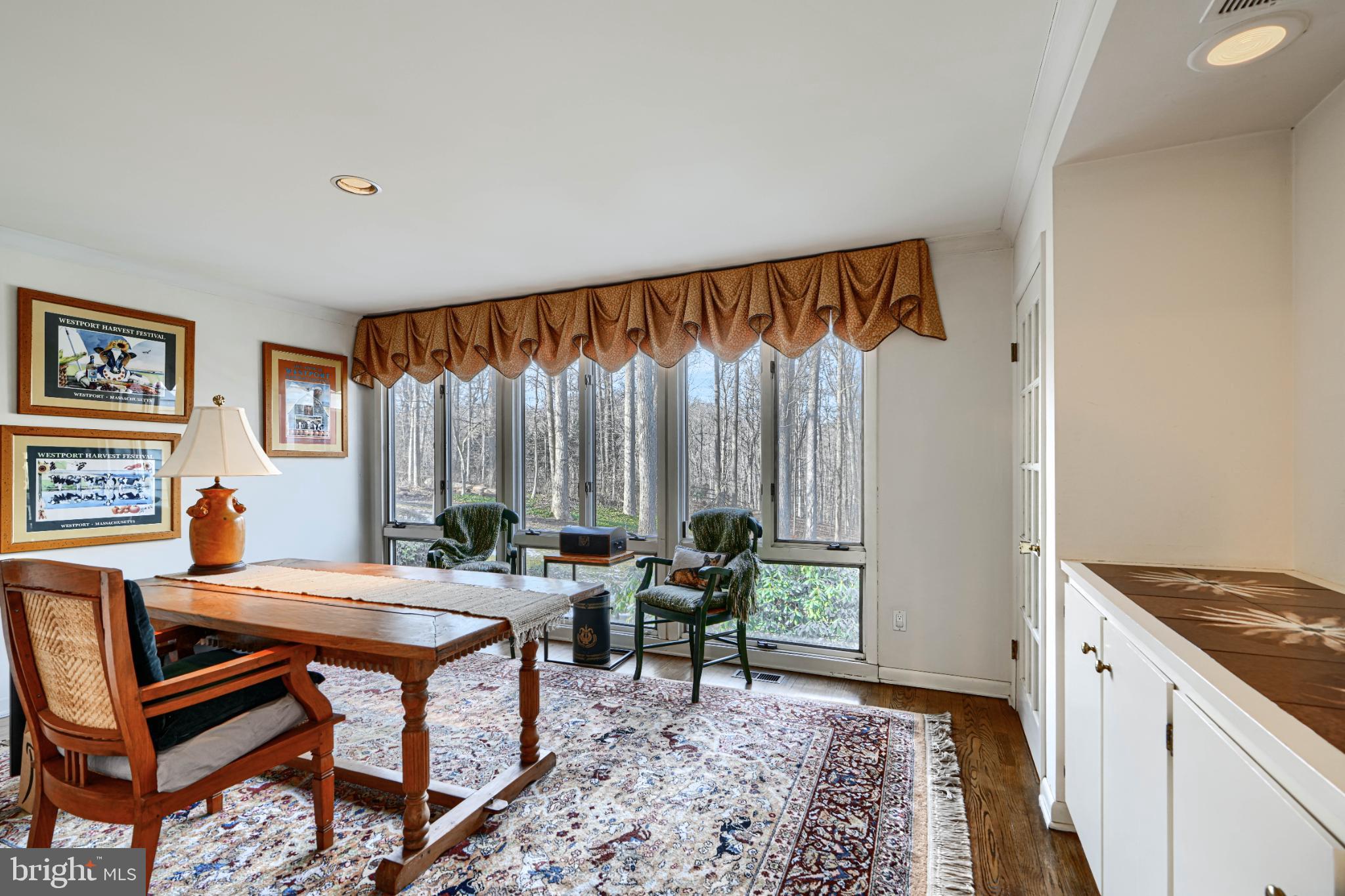 HOLLY KNOLL - Residential