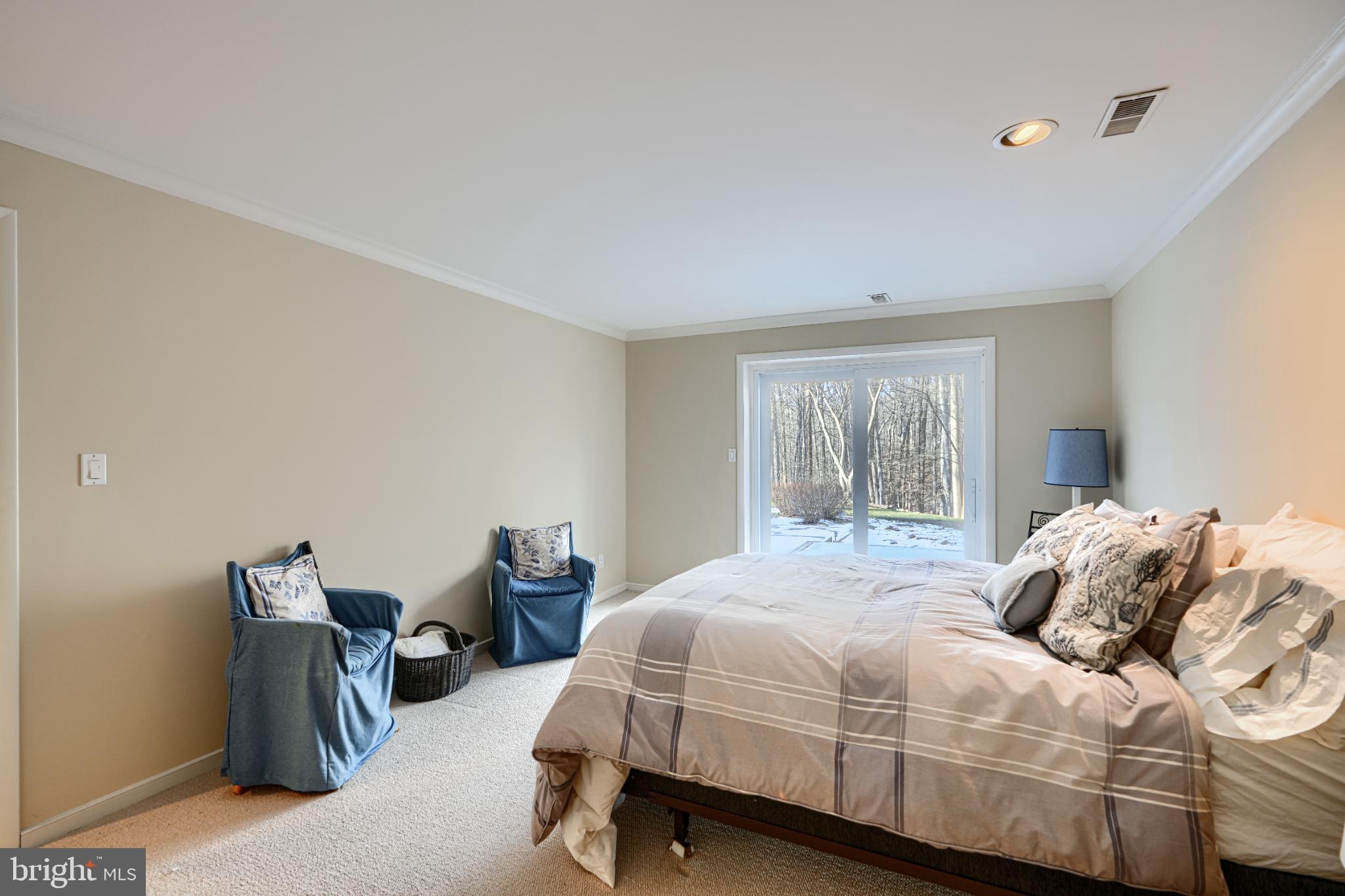 HOLLY KNOLL - Residential