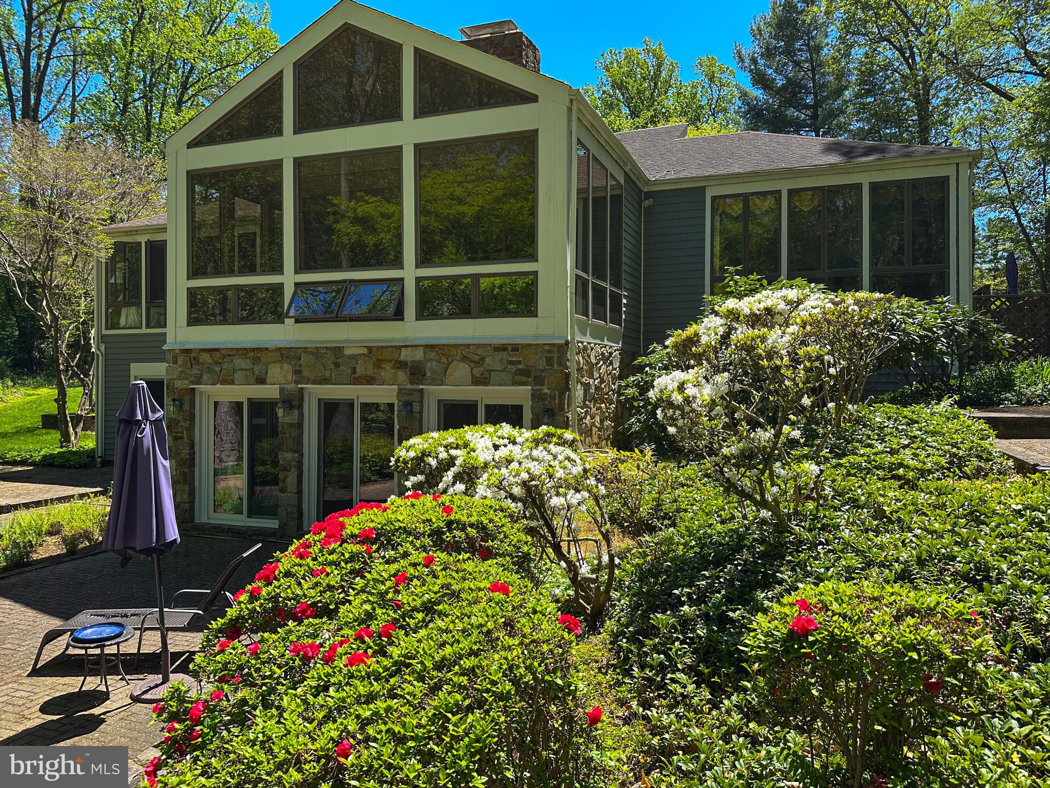 HOLLY KNOLL - Residential