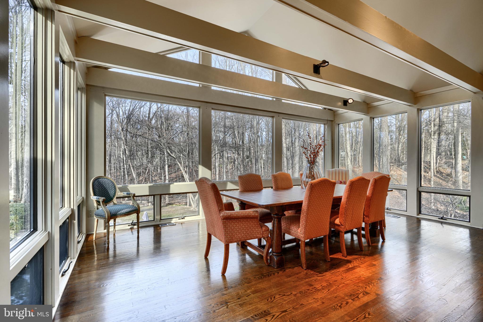 HOLLY KNOLL - Residential