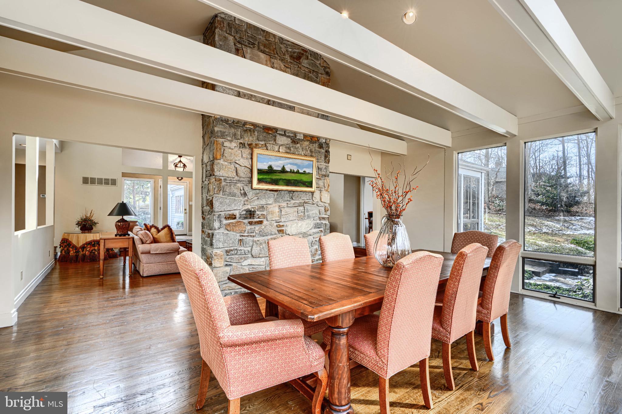 HOLLY KNOLL - Residential