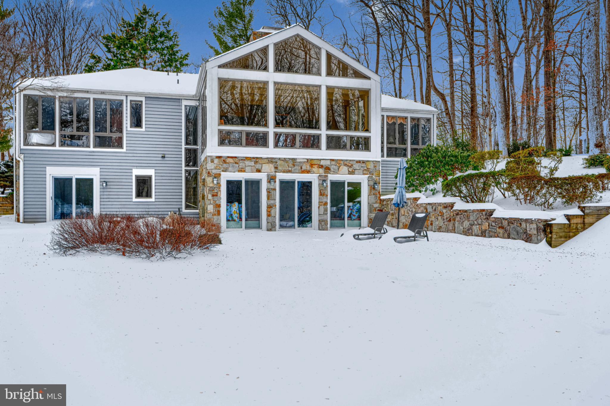 HOLLY KNOLL - Residential