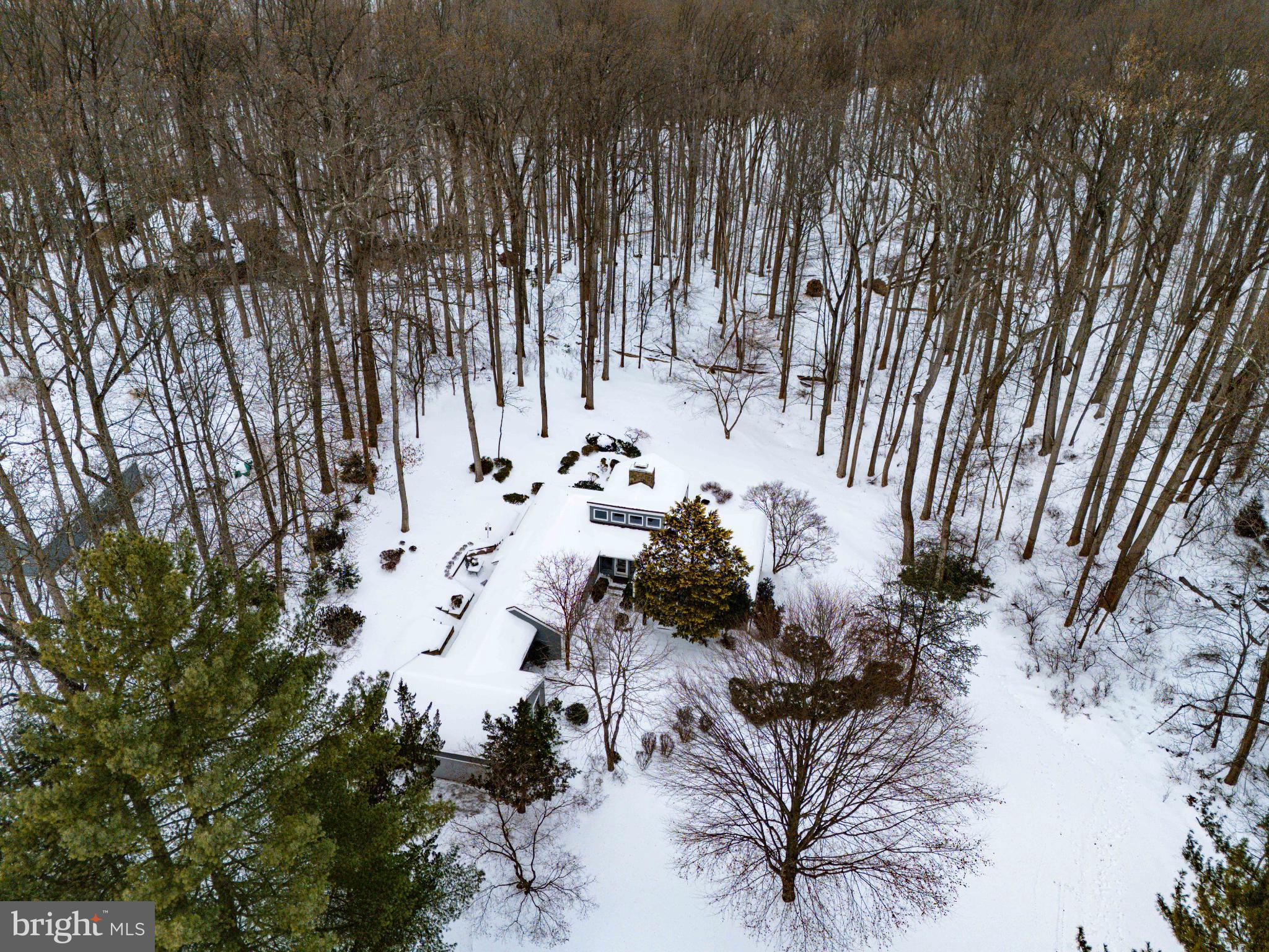 HOLLY KNOLL - Residential