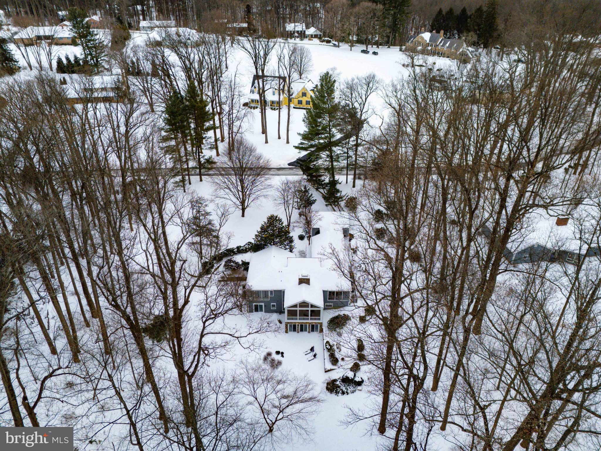 HOLLY KNOLL - Residential