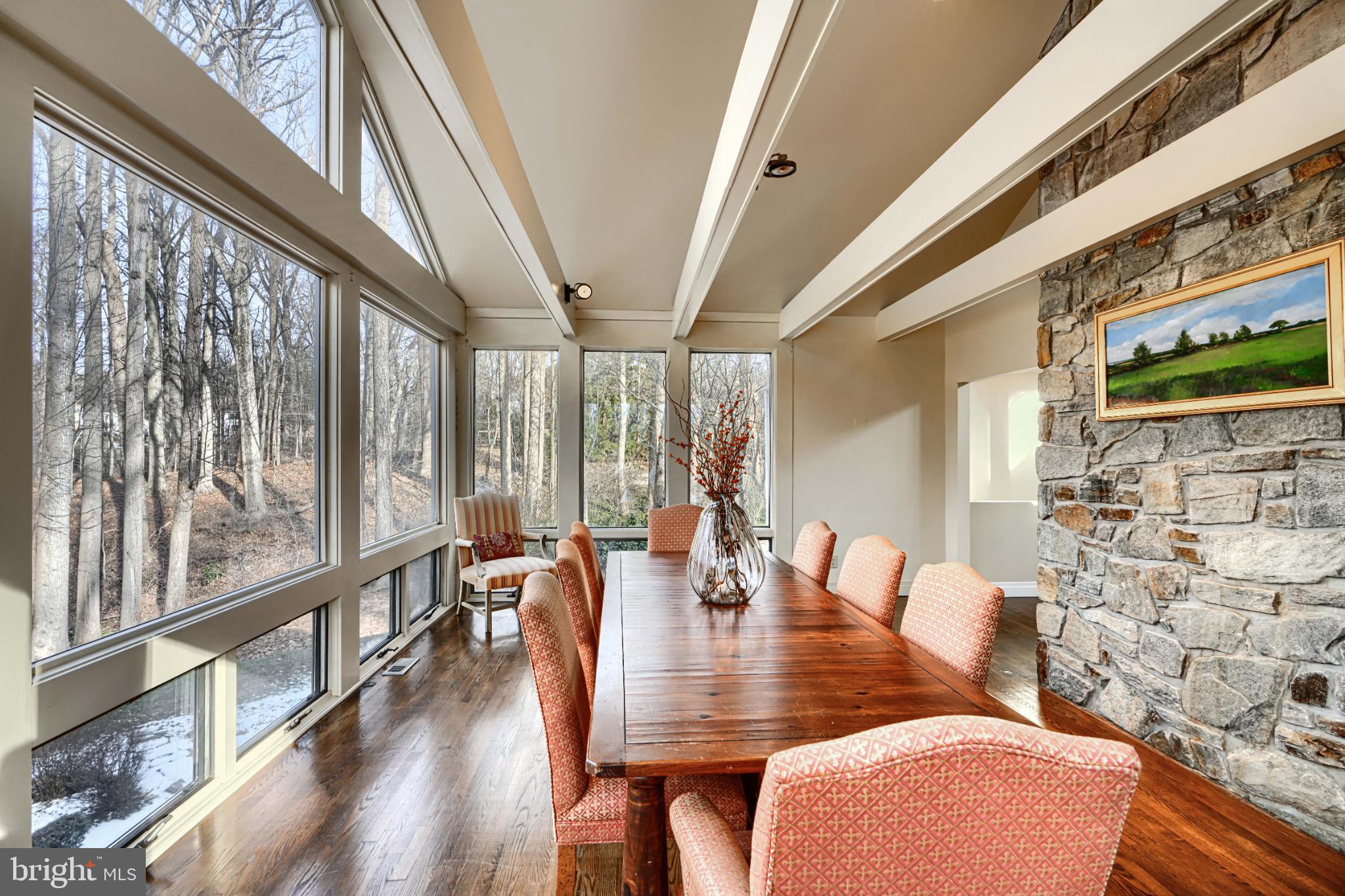 HOLLY KNOLL - Residential