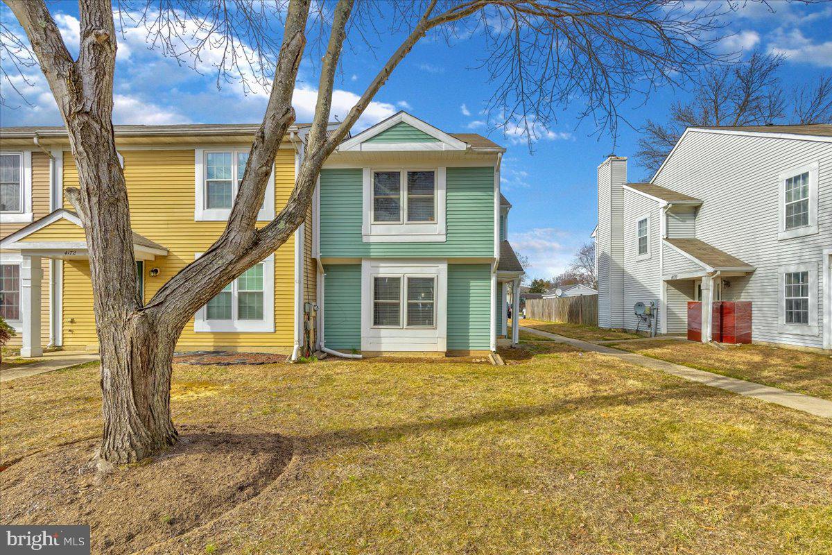 LANCASTER - Residential Lease