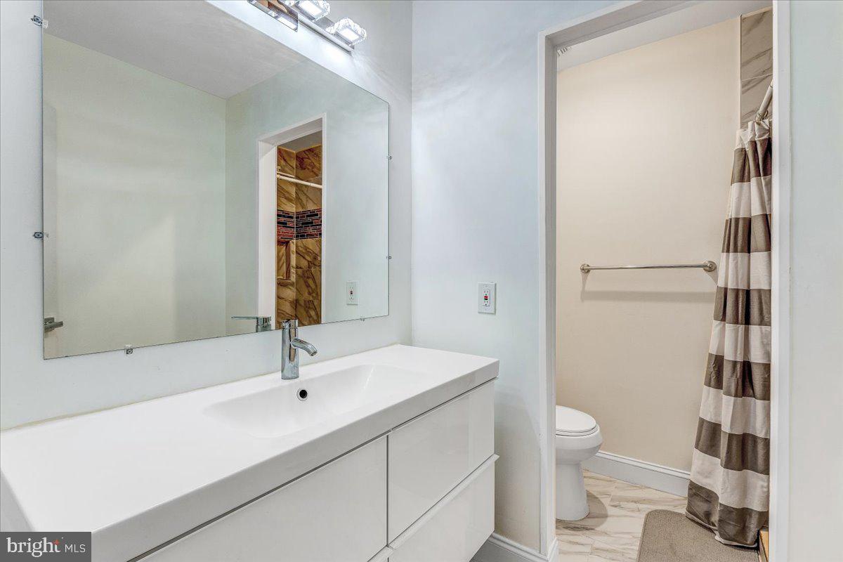 LANCASTER - Residential Lease