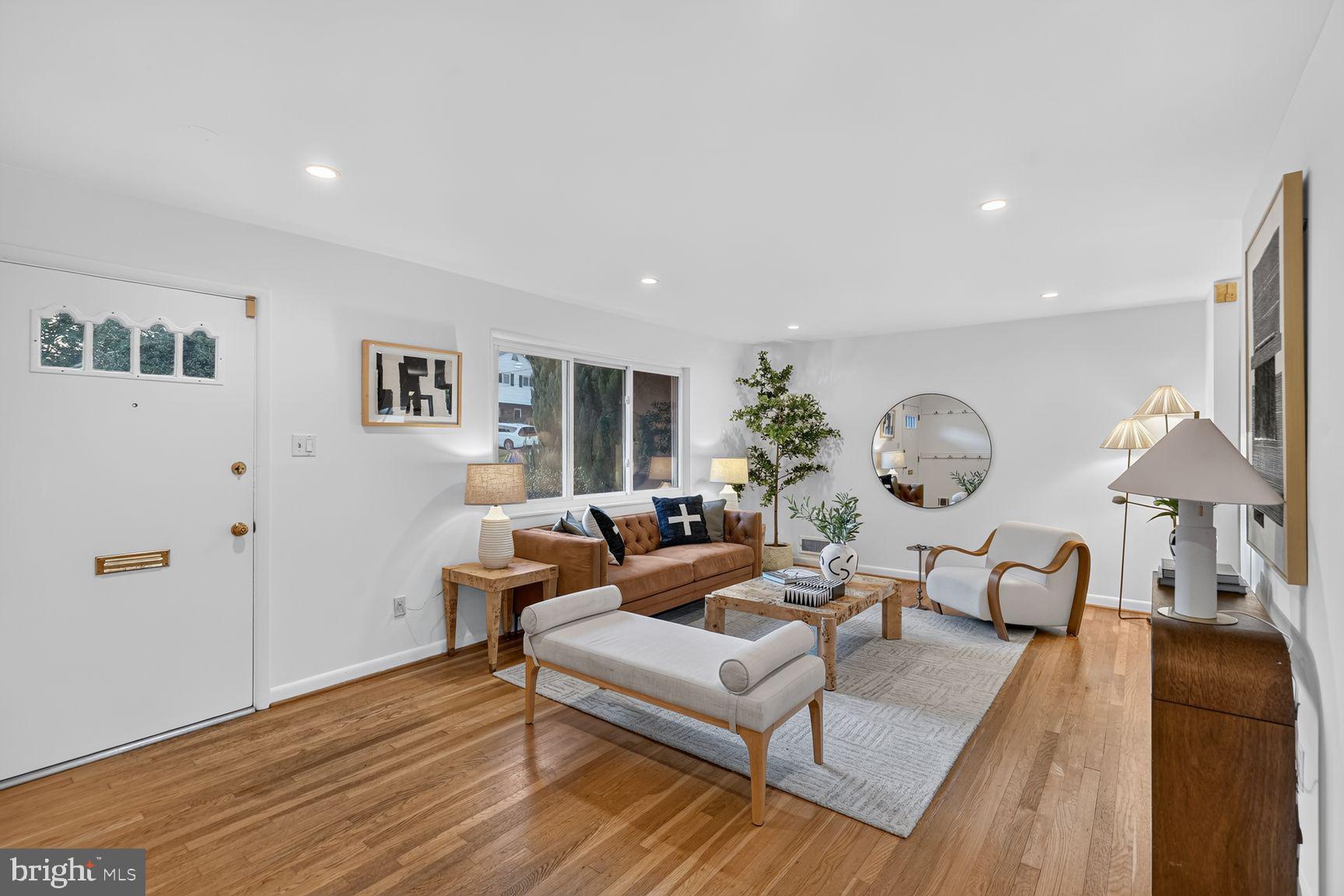 2305 PEGGY LANE