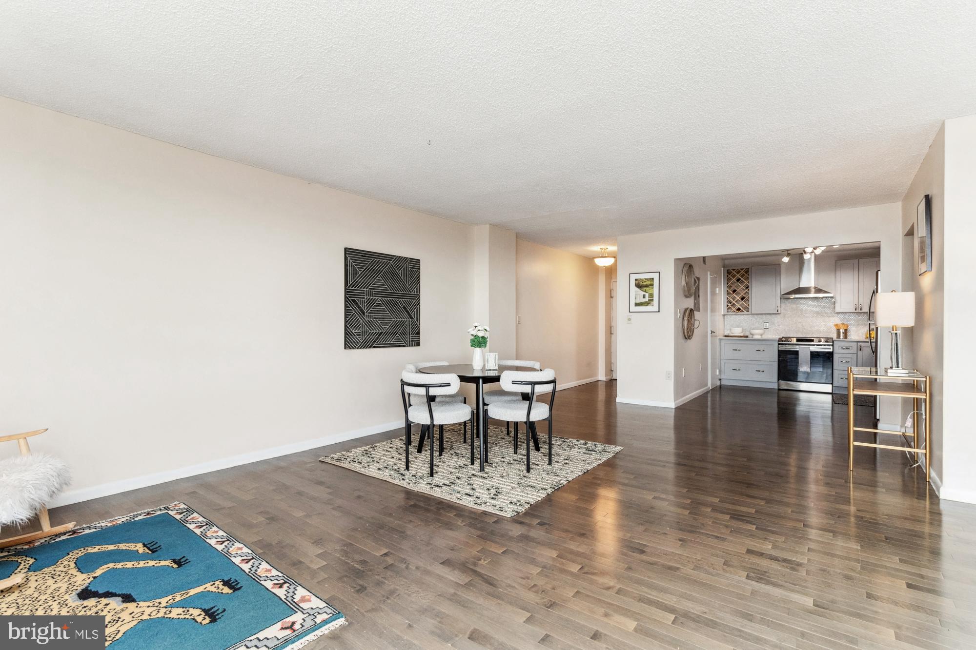 RIDGELY TOWSON CENTER - Residential