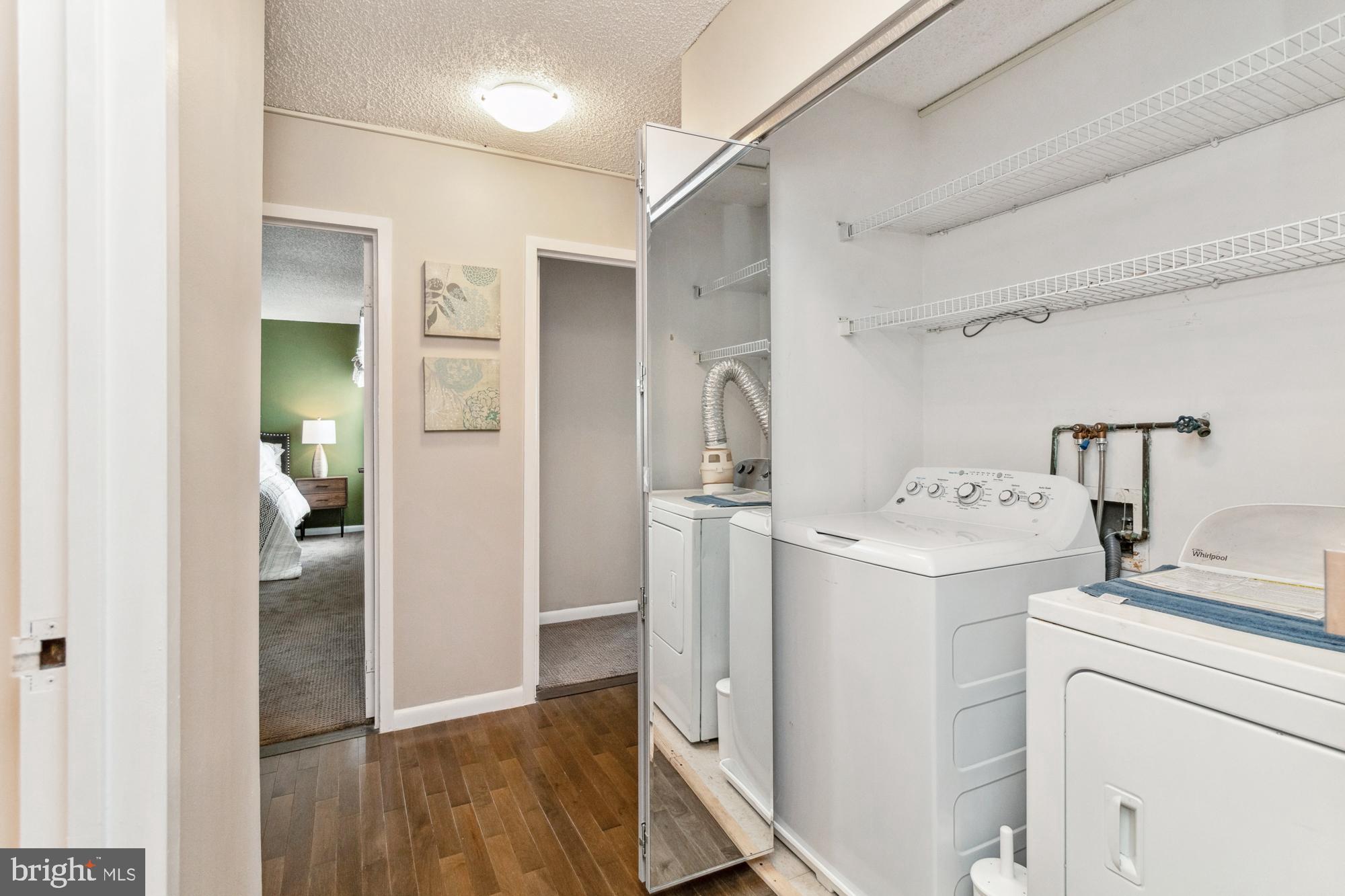 RIDGELY TOWSON CENTER - Residential