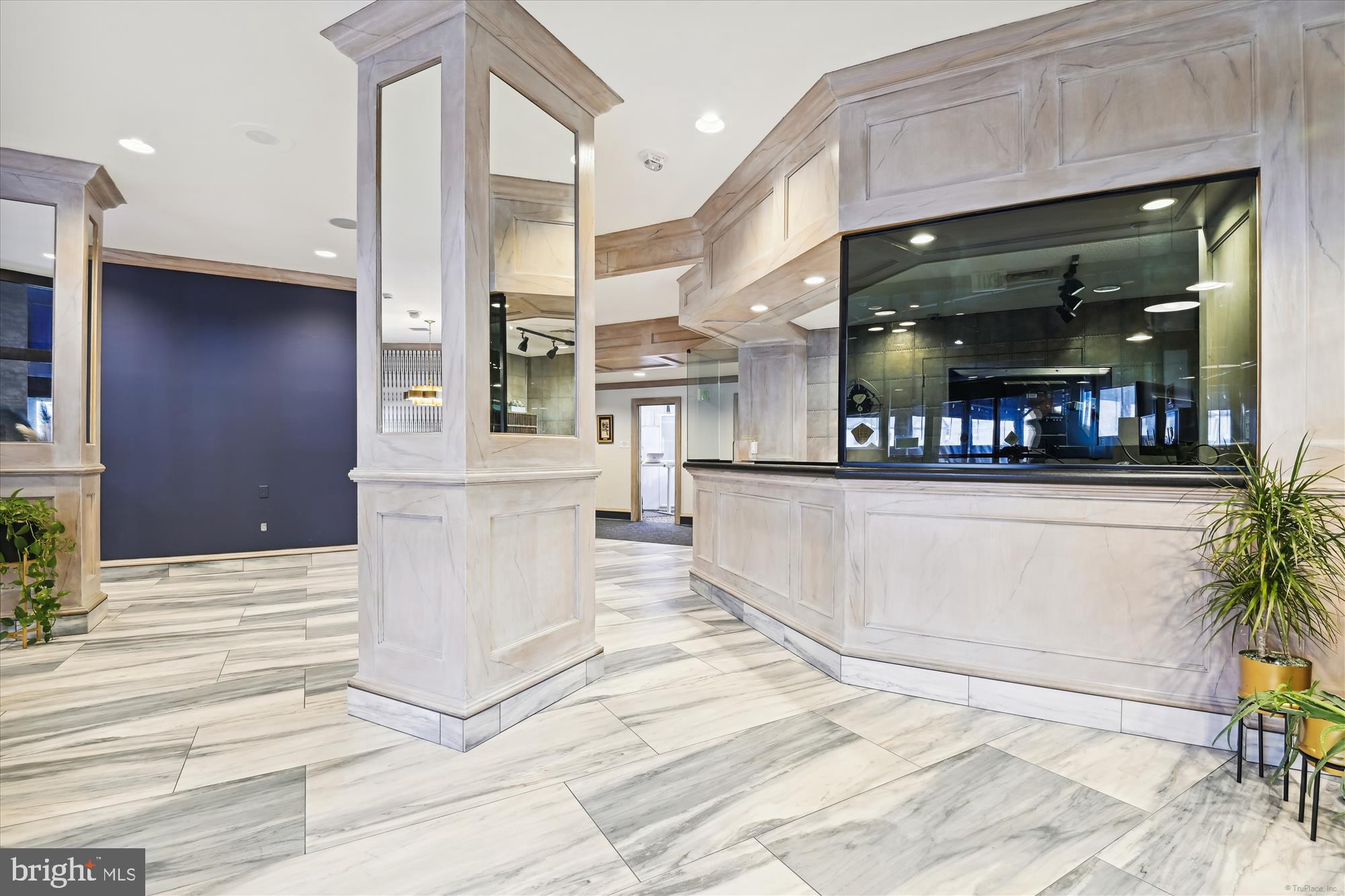 RIDGELY TOWSON CENTER - Residential